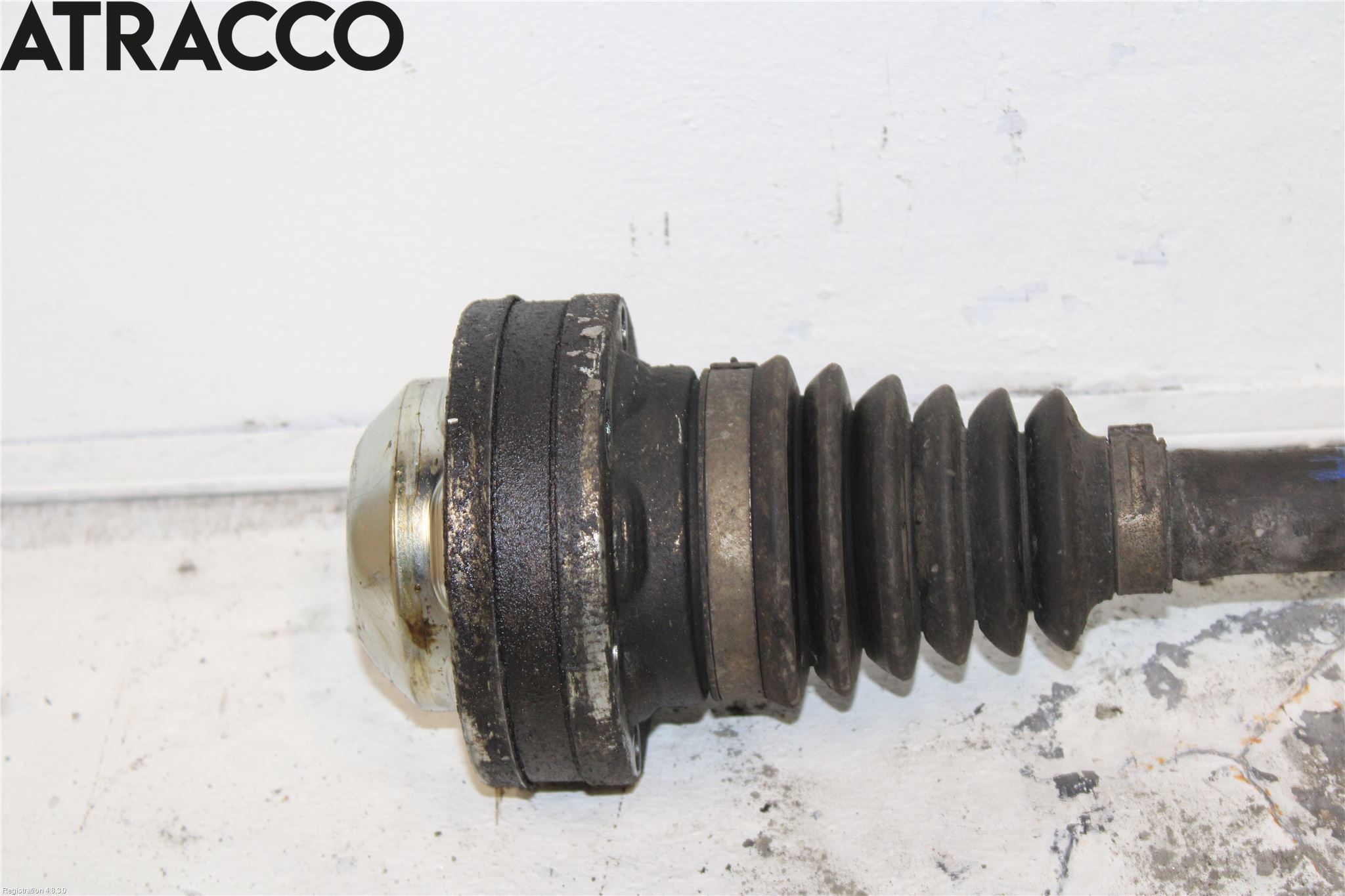 Volkswagen VW GOLF V 04-09 Drivaxel Fram Vänster