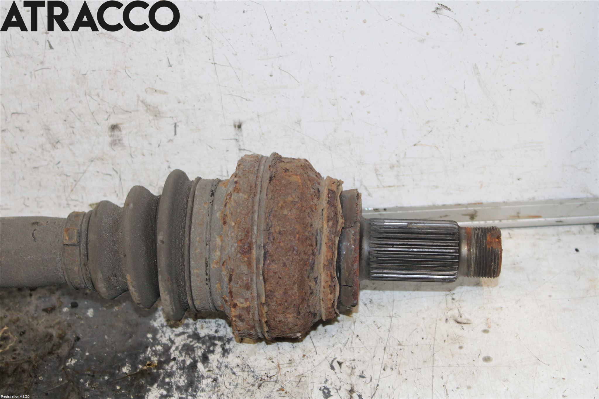 BMW 5 E60/61 Sed/Tou 02-10 Drivaxel Bak Höger