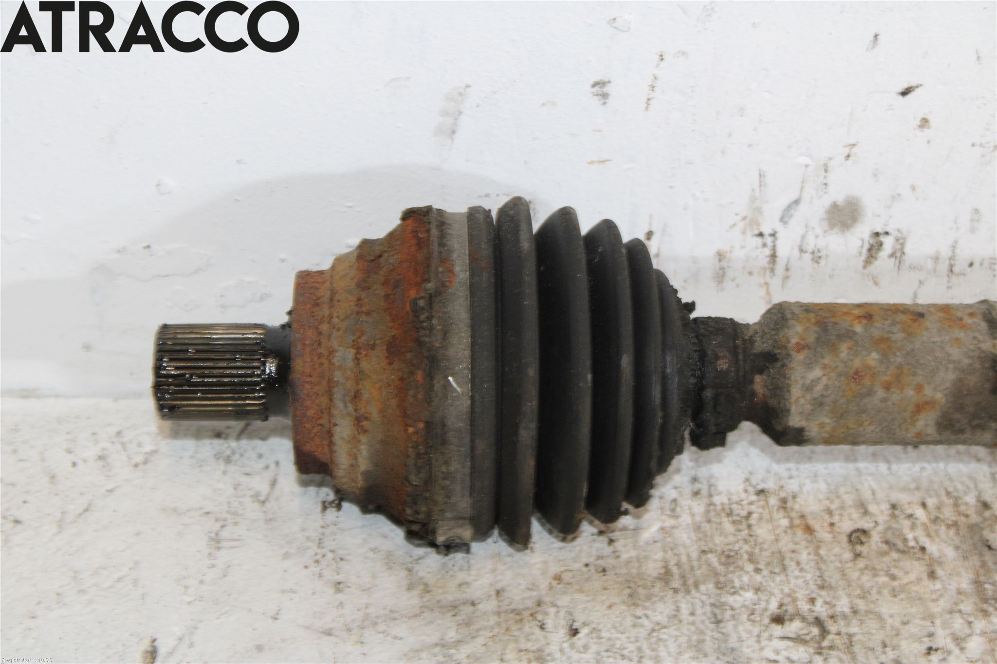 Volkswagen VW GOLF V 04-09 Drivaxel Fram Höger