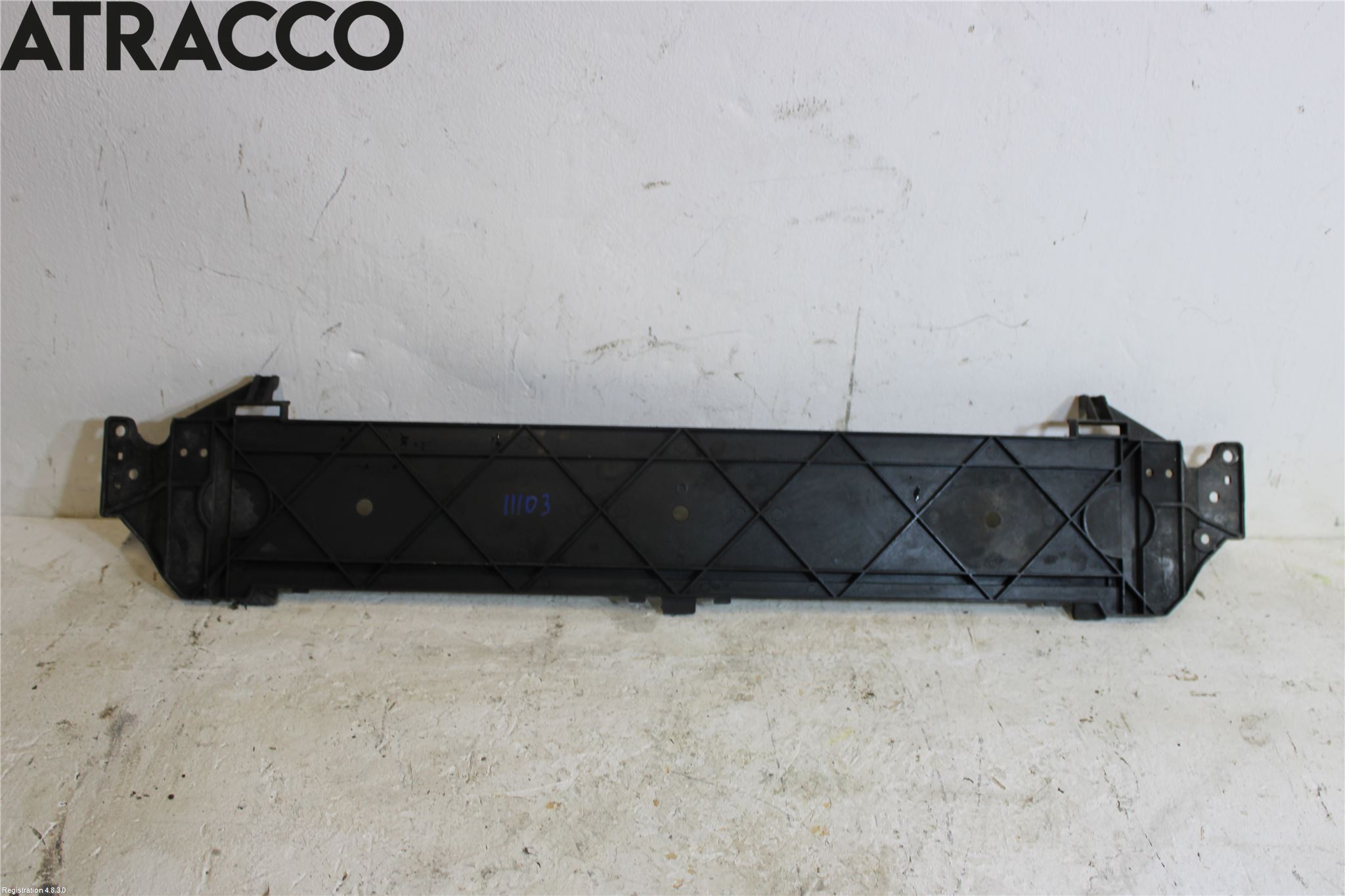 BMW 5 F10/F11/F18 09-17 Kylarfäste-Ram-Balk