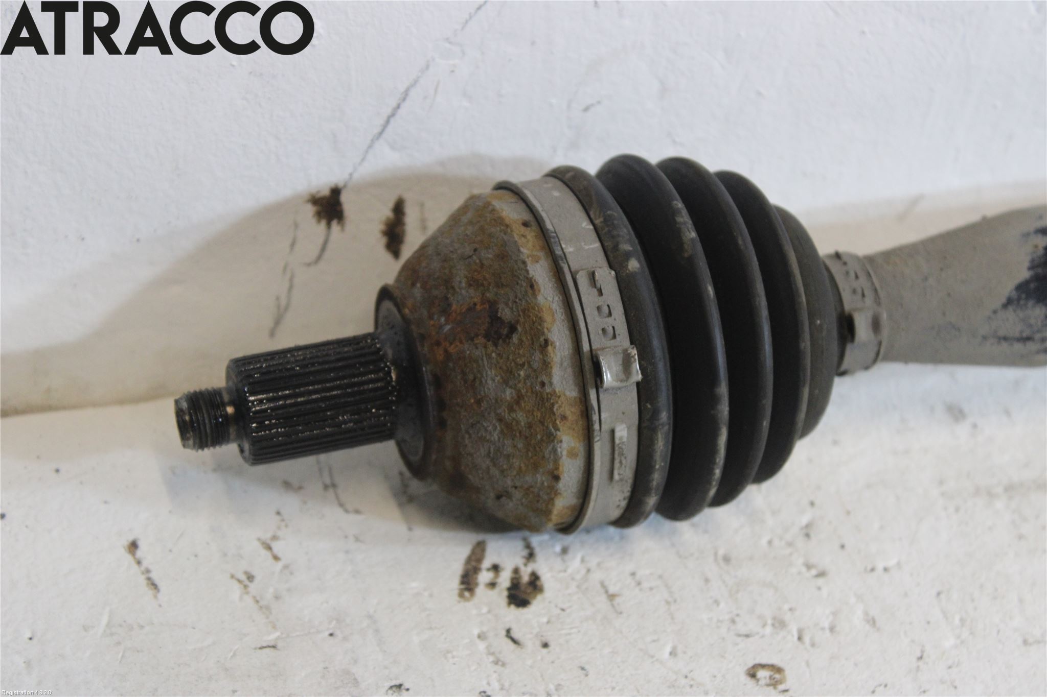 Volkswagen VW POLO 10-17 Drivaxel Fram Höger