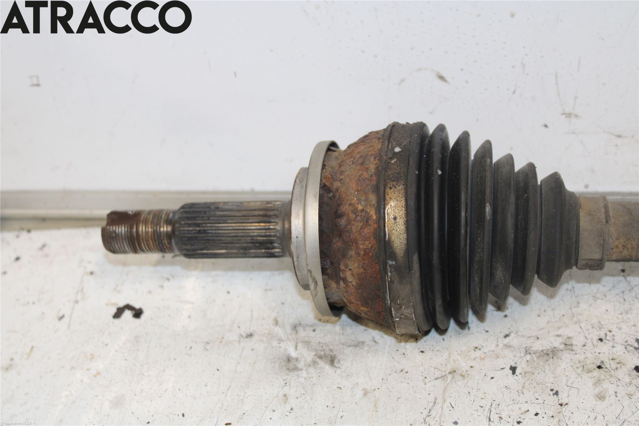 Lexus CT 200h Drivaxel Fram Vänster