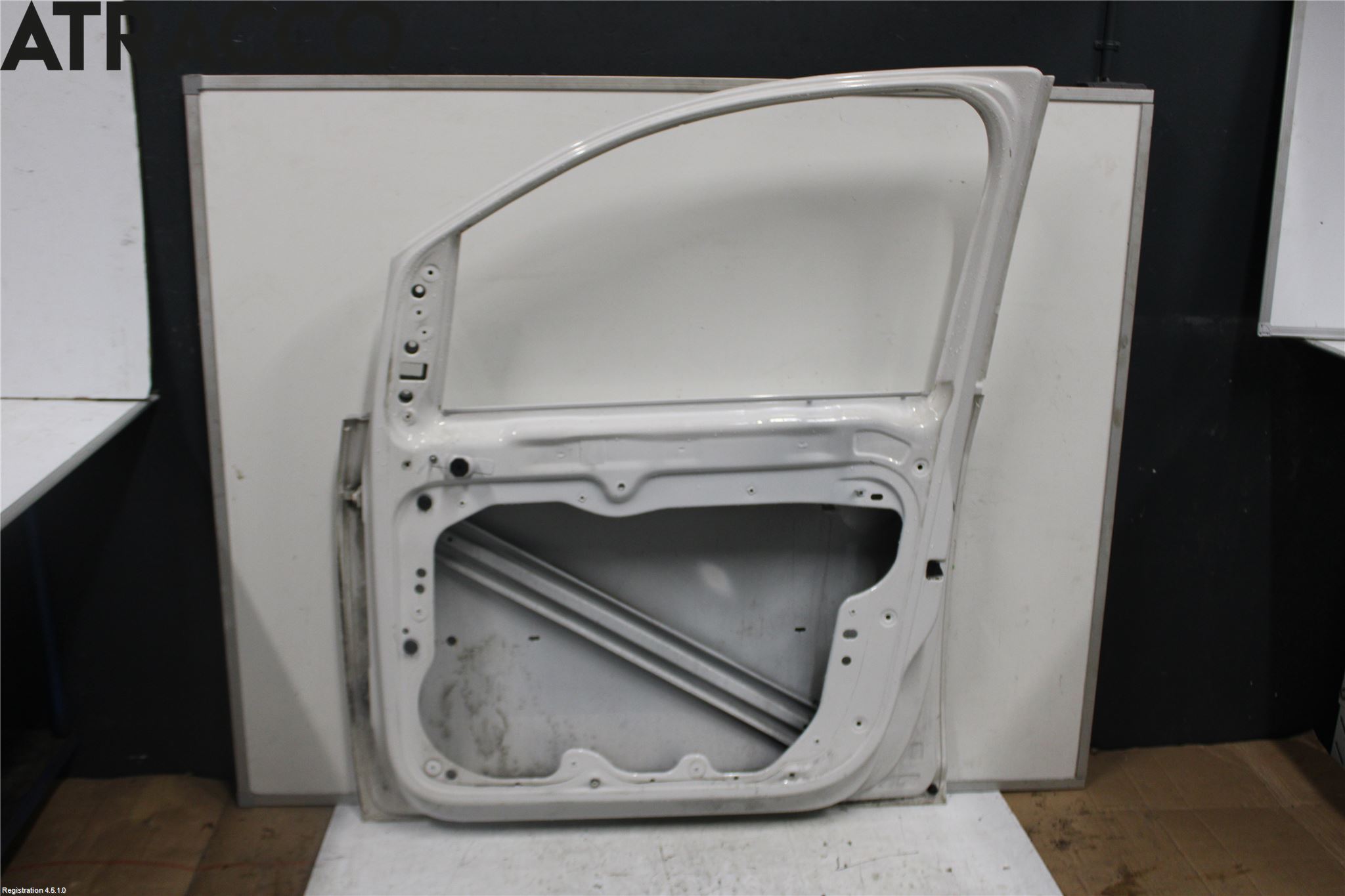Volkswagen VW CADDY 11-15 Dörr 2D Höger