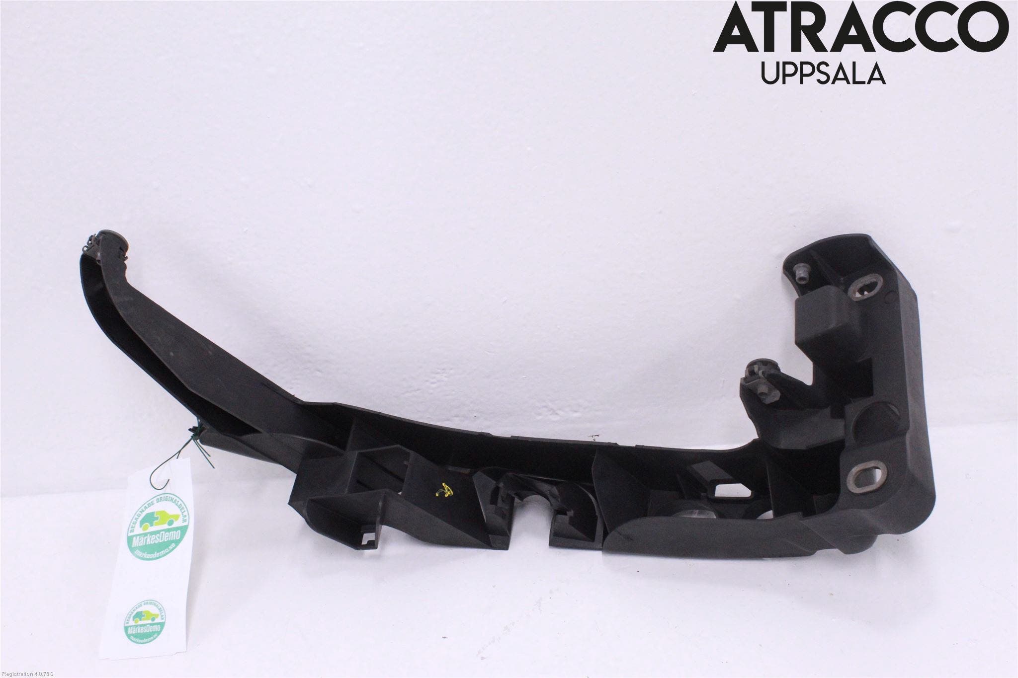 Audi A3/S3 05-13 Strålkast Fästsarg