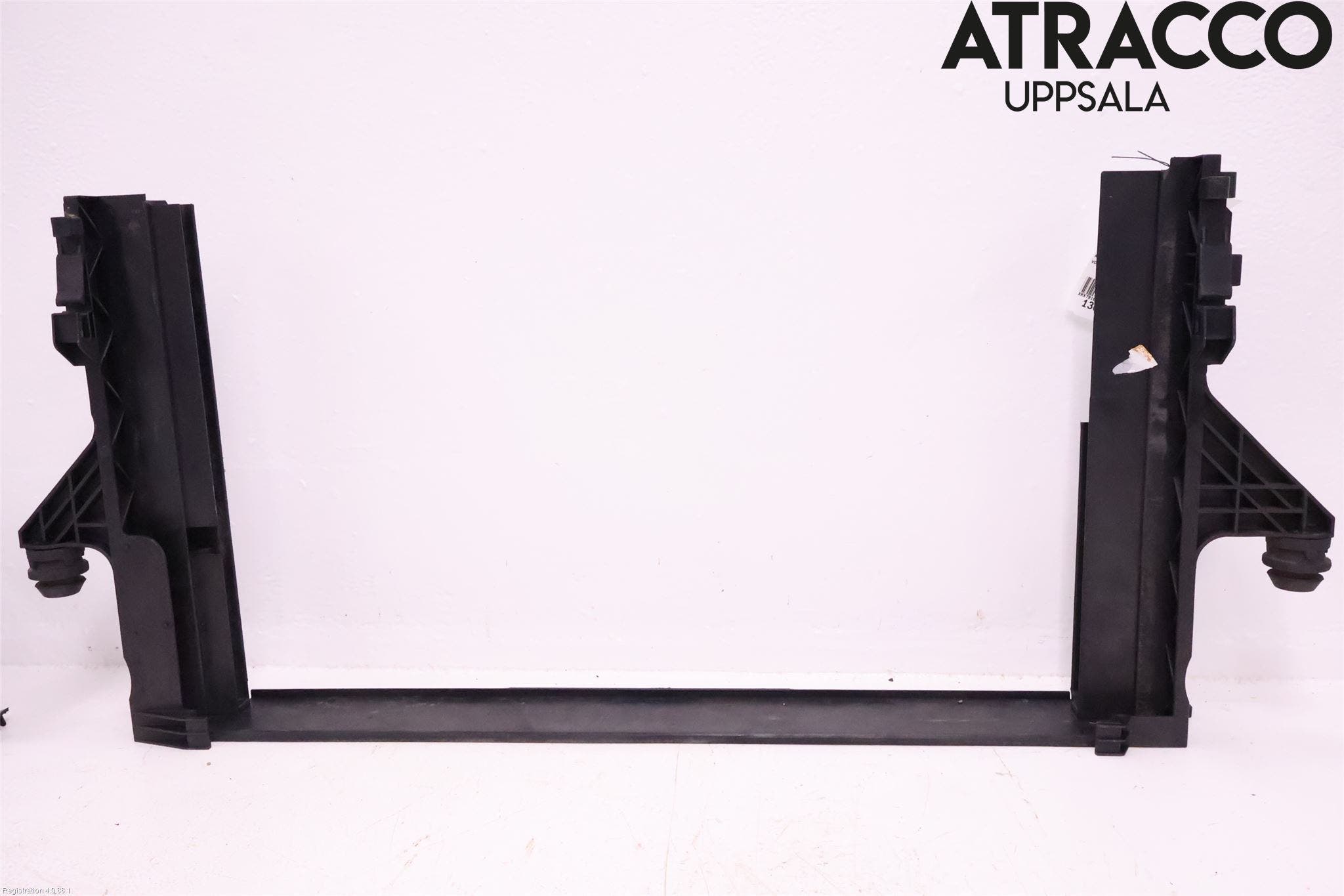 Volvo S40 04-07 Kylarfäste-Ram-Balk