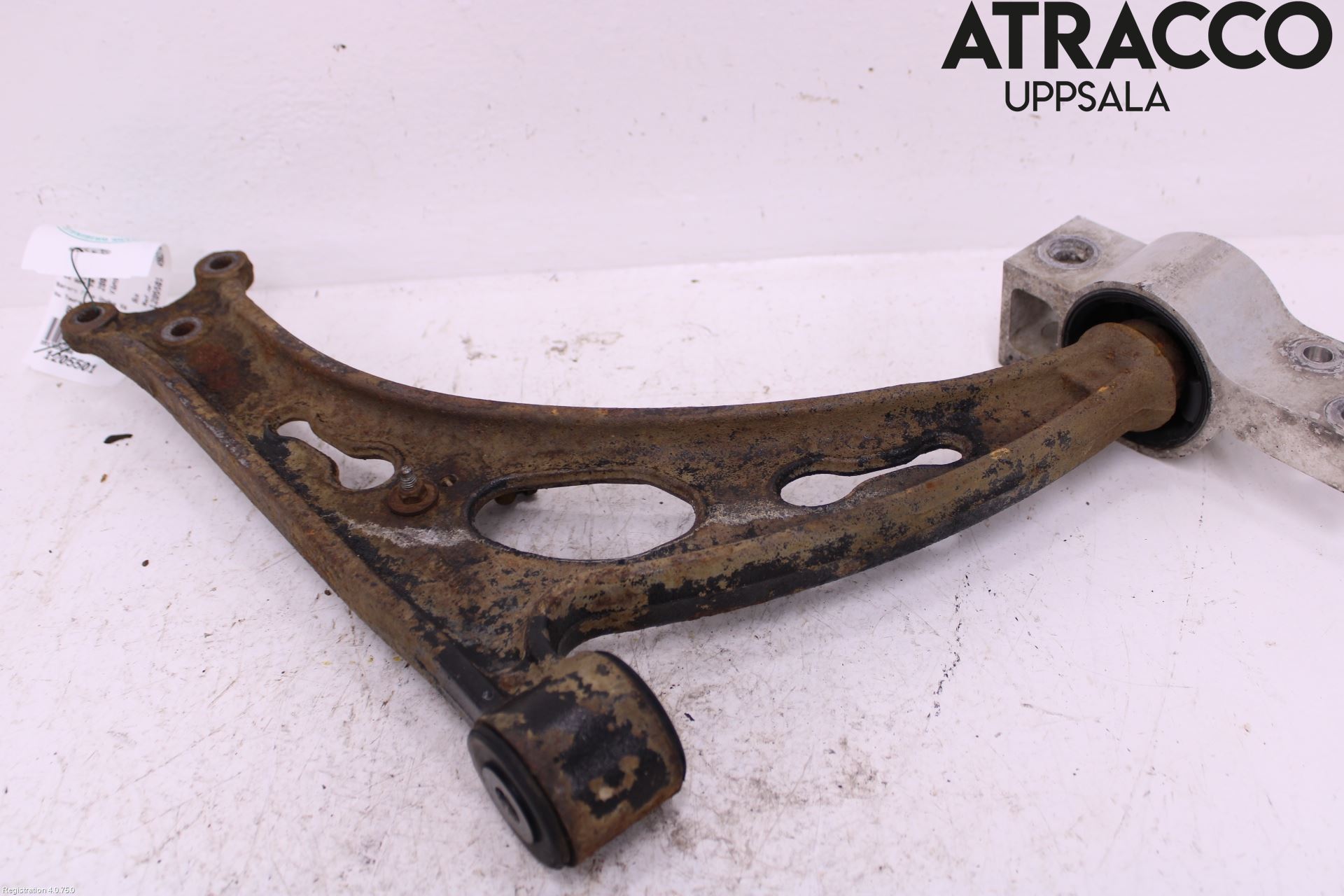 Volkswagen VW TOURAN 03-10 Bärarm Fram Undre Vä
