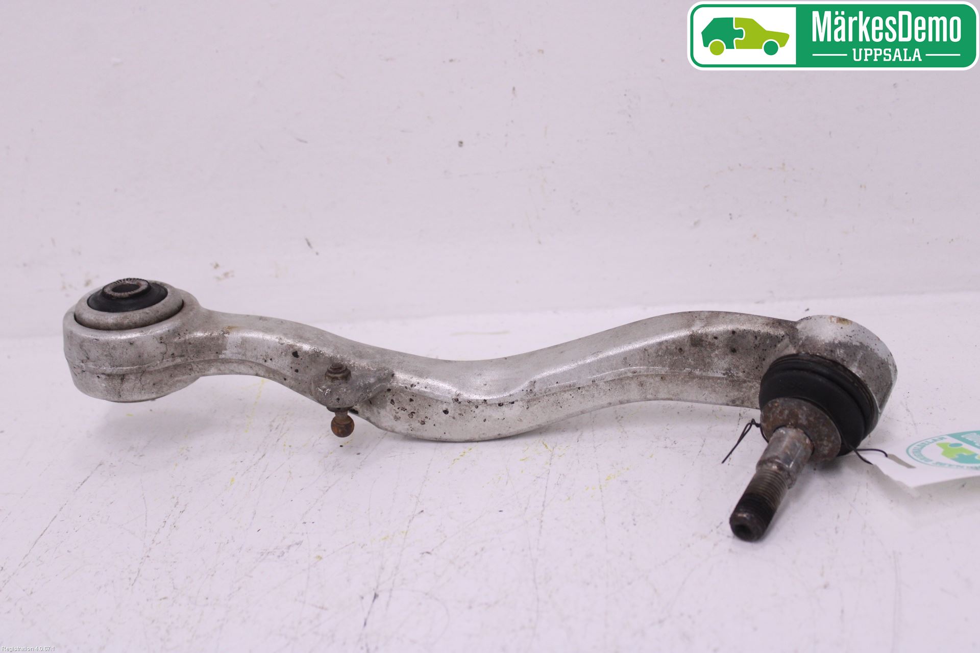 BMW 5 E60/61 Sed/Tou 02-10 Bärarm Fram Undre Hö