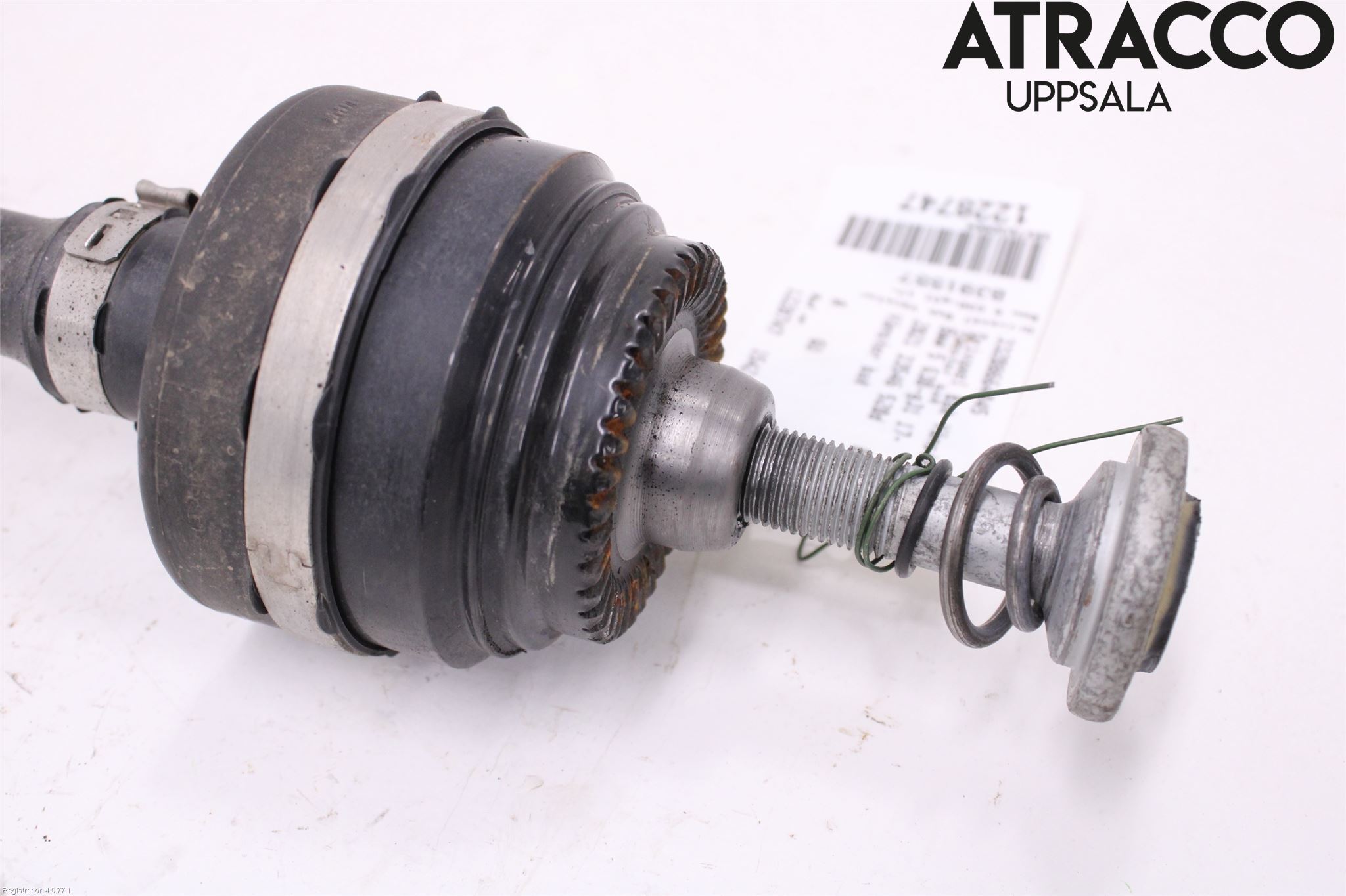 BMW 5 G30/G31/F90 17-23 Drivaxel Bak Vänster