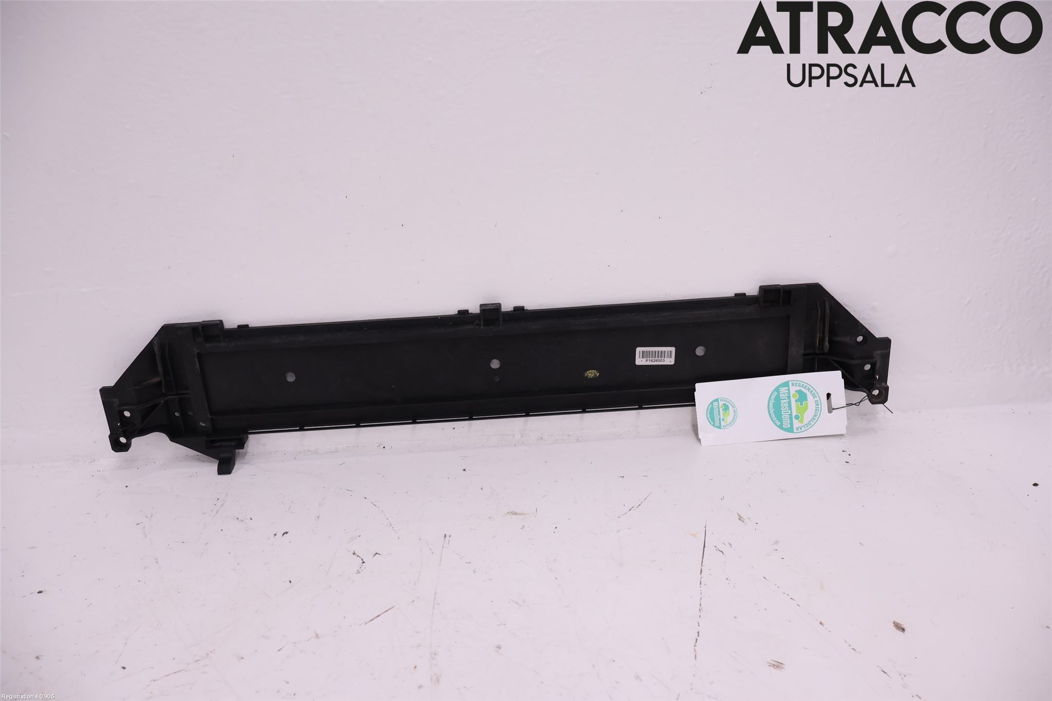 BMW 5 F10/F11/F18 09-17 Kylarfäste-Ram-Balk