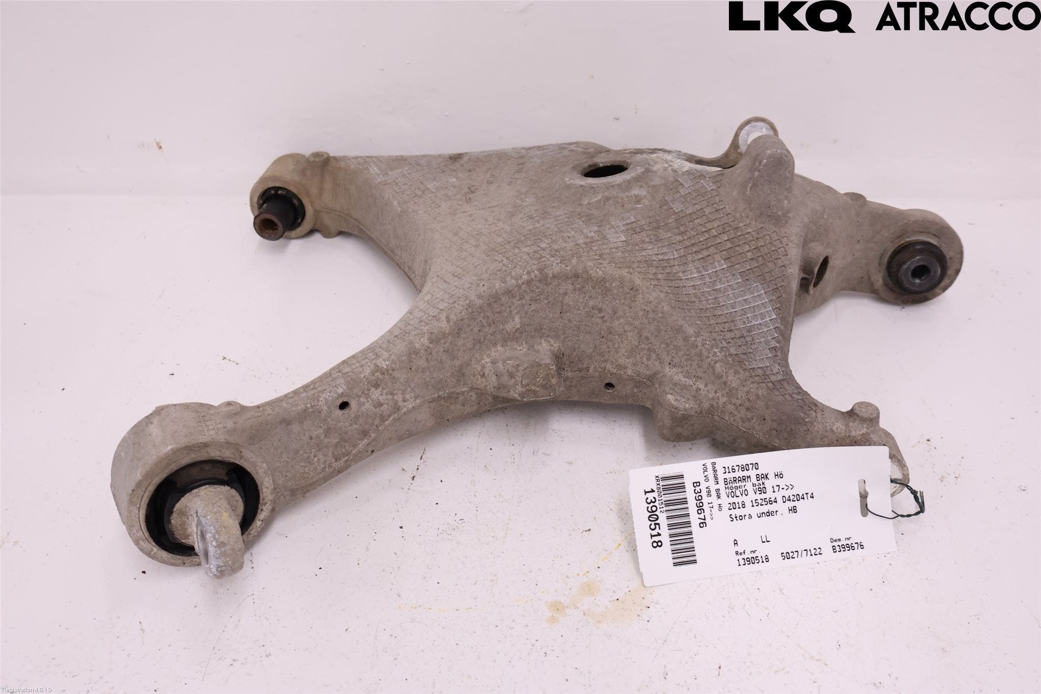 Volvo V90 17->> Bärarm Bak Höger