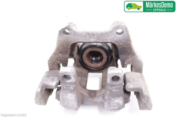 BMW 3 F30/F31/F80 12-19 Bromsok Bak Höger
