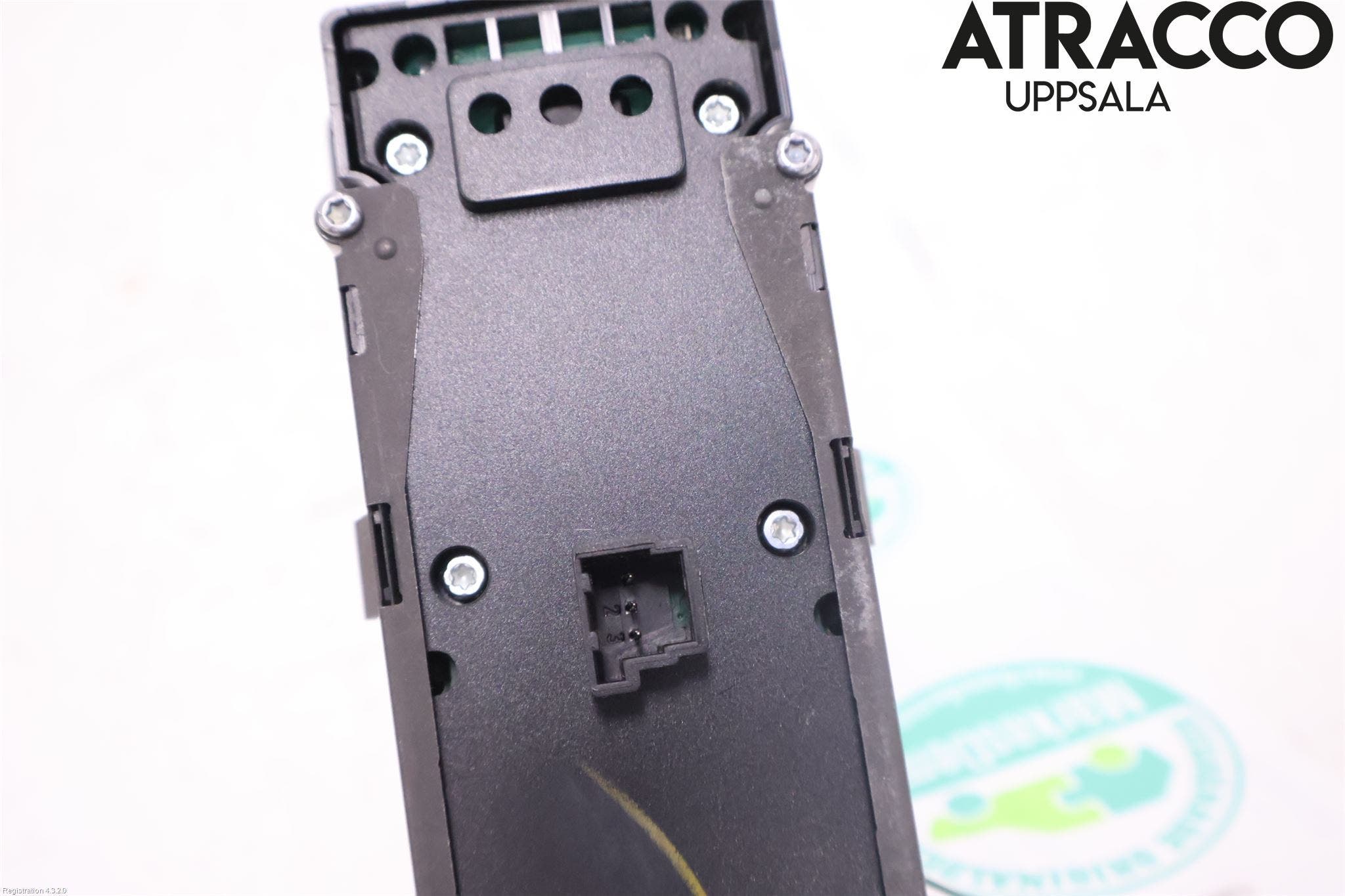 Mercedes-Benz MB E-KLASS (W212) 09-16 Strömställare Elhiss