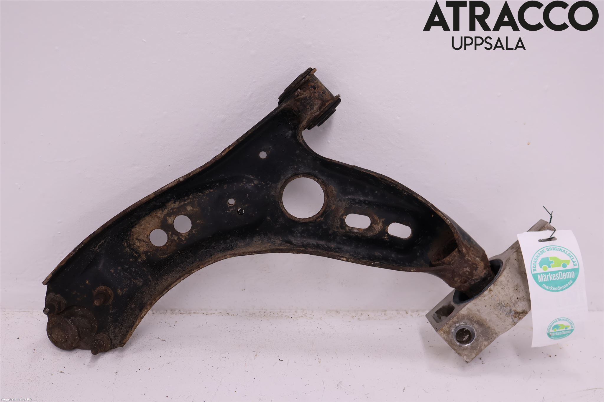 Volkswagen VW PASSAT 11-14 Bärarm Fram Undre Hö
