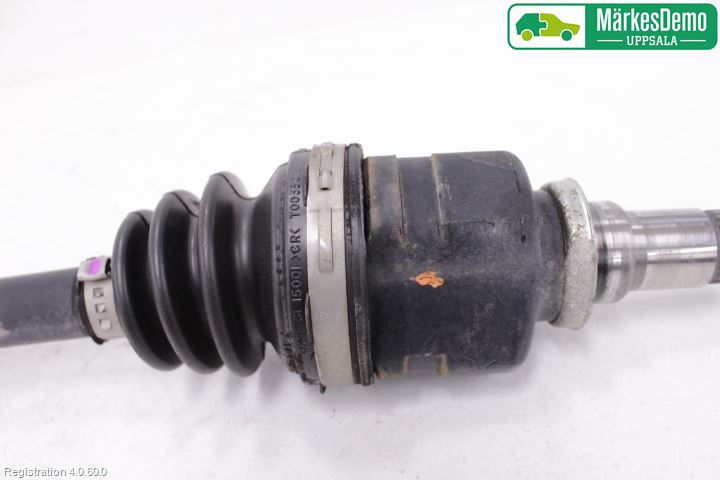 Toyota YARIS XP130 15-20 Drivaxel Fram Höger