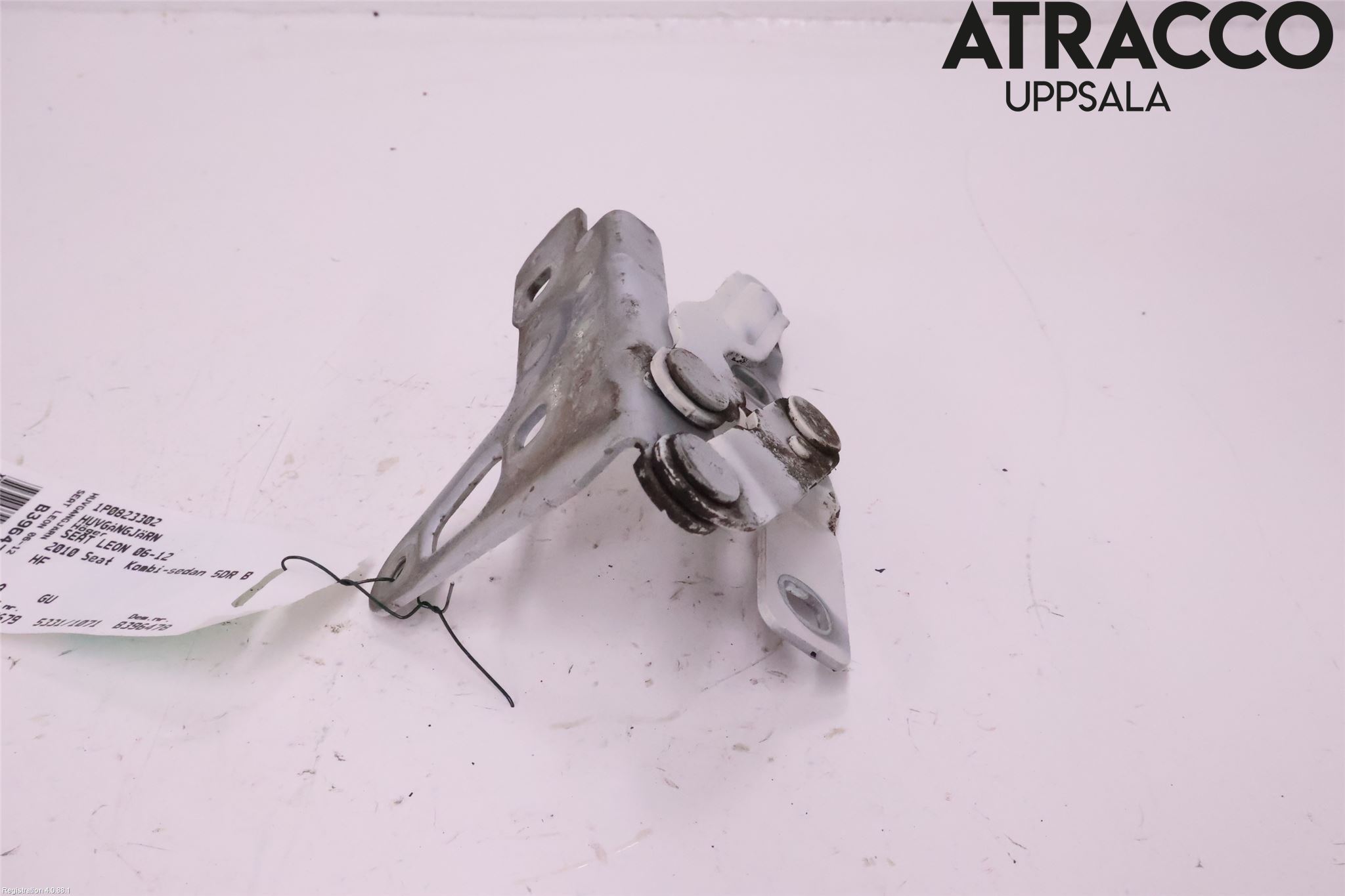 Seat LEON 06-12 Huvgångjärn