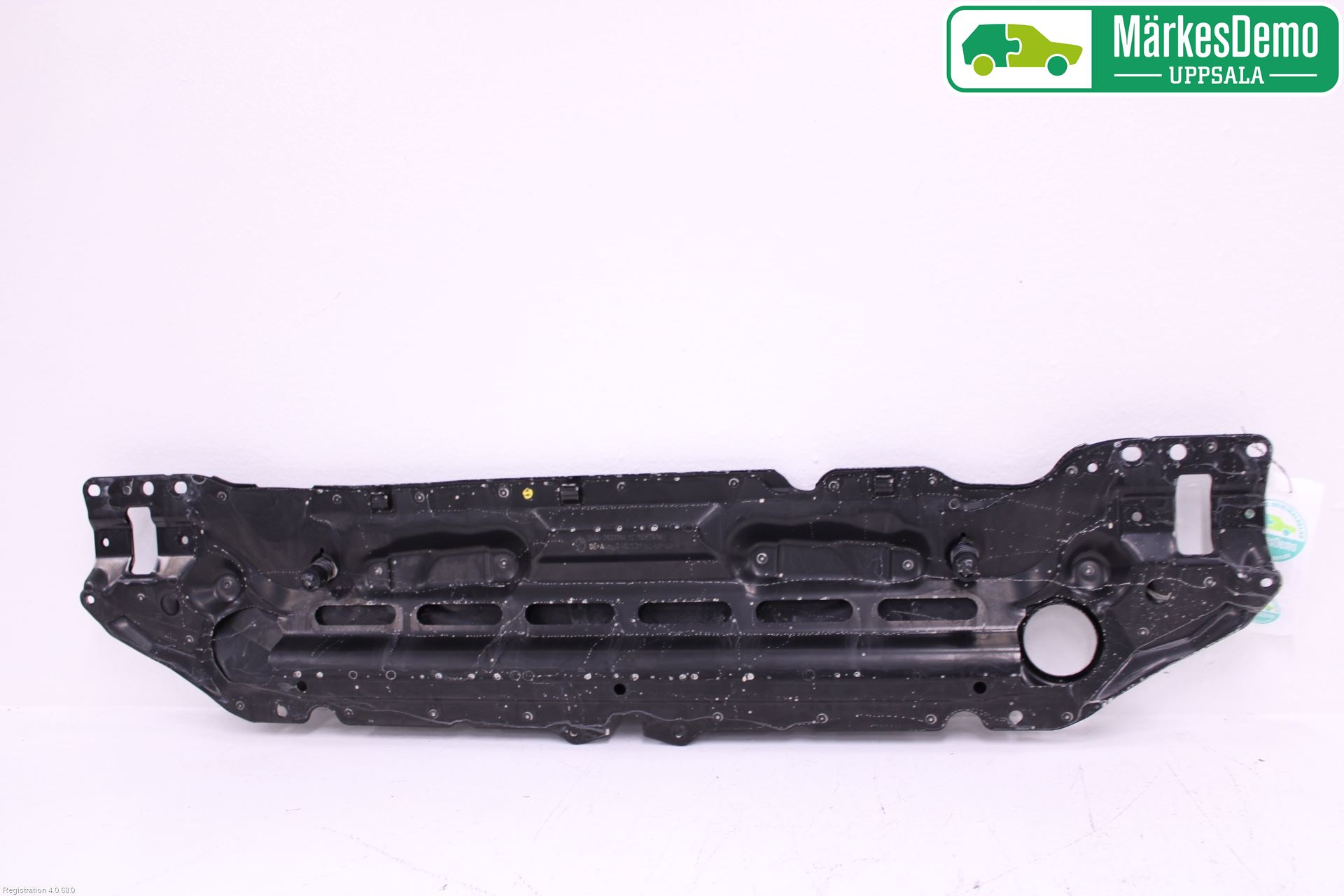 BMW 5 E60/61 Sed/Tou 02-10 Front Huvlåsplåt-Balk