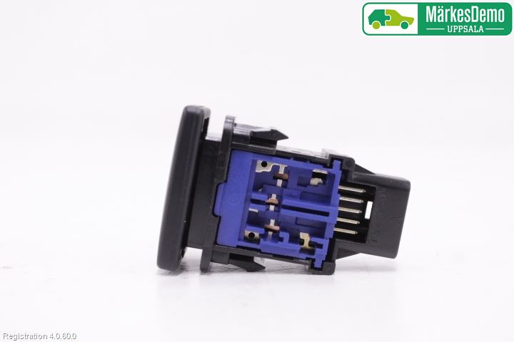 Toyota HILUX 16- Strömställare Övrigt