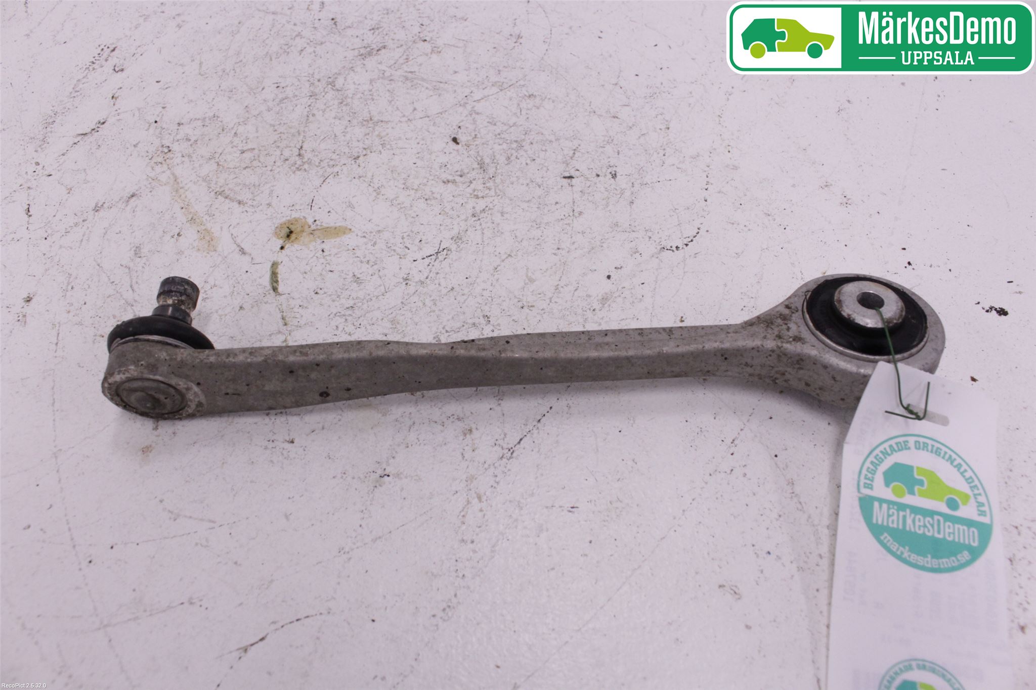 Audi A4/S4 08-11 Bärarm Fram Övre Hö