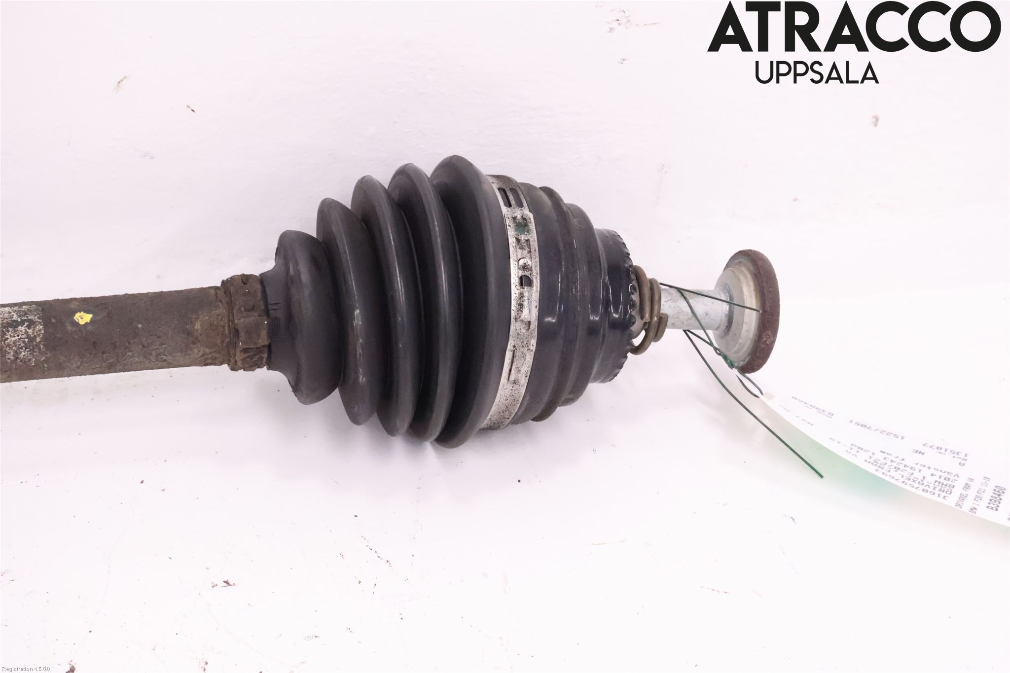 BMW 1 F20/F21 11-19 Drivaxel Fram Vänster