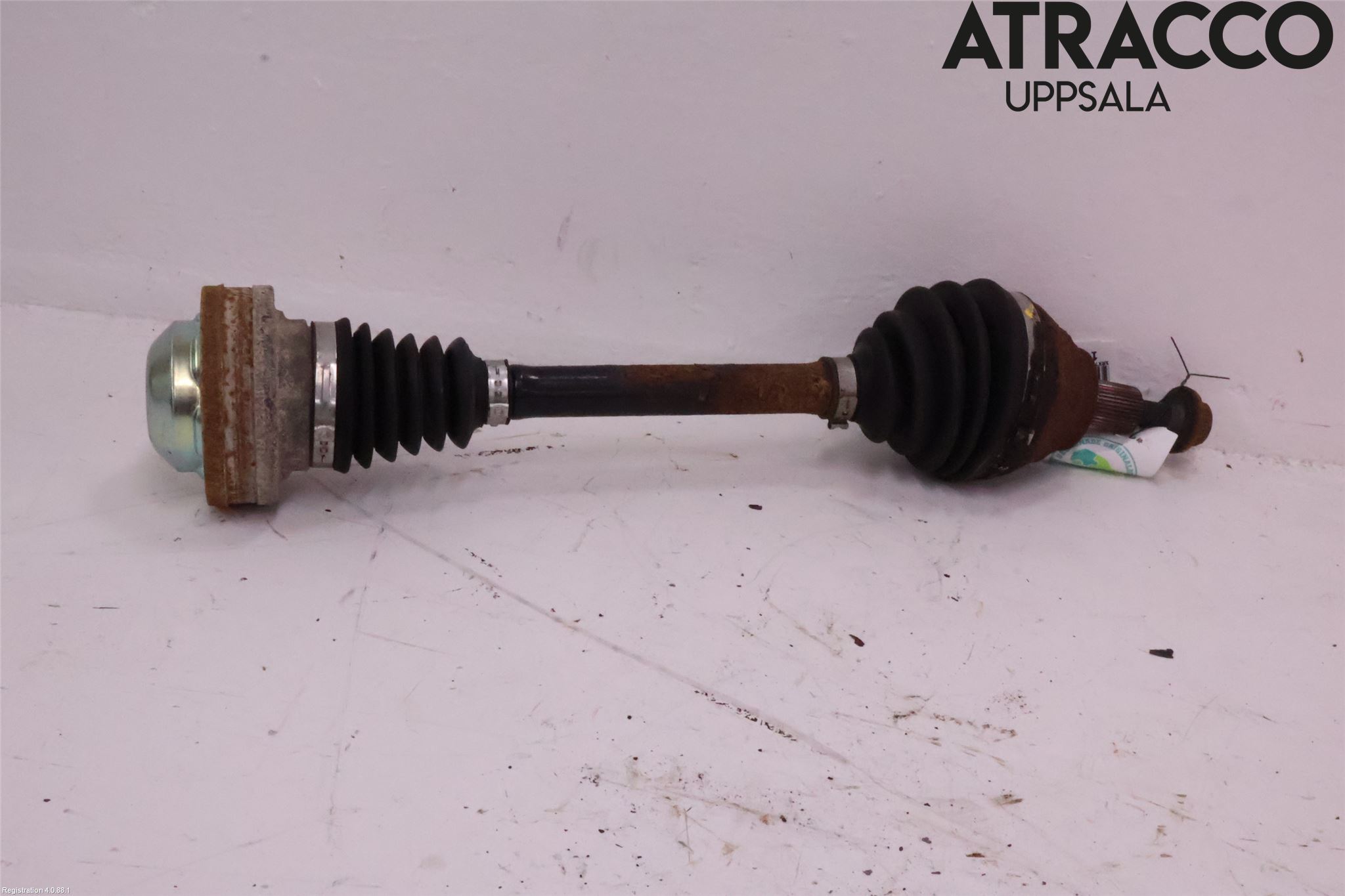 Volkswagen VW CADDY      04-10 Drivaxel Fram Vänster
