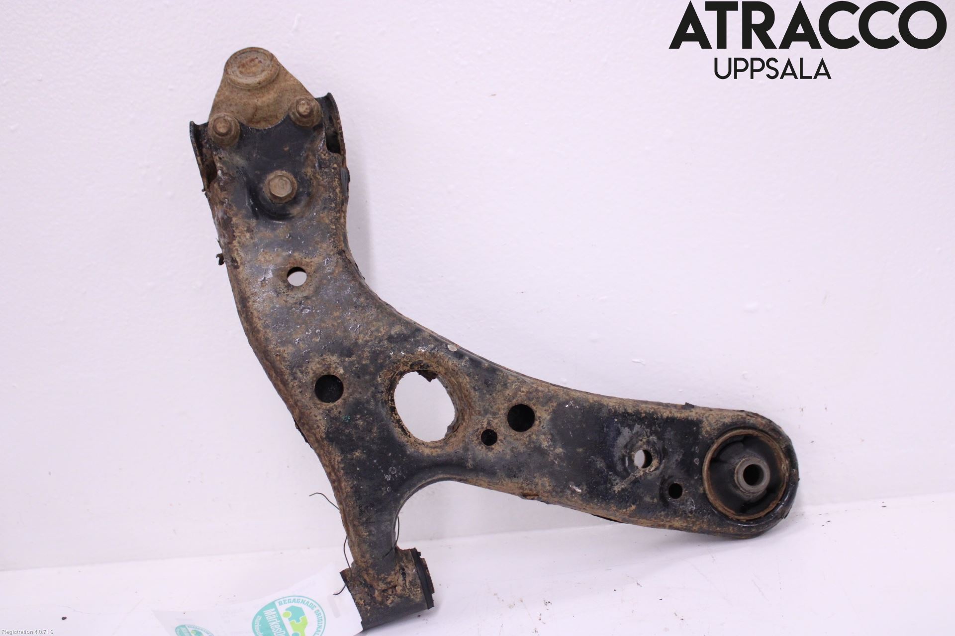 Toyota AURIS 13-19 Bärarm Fram Undre Vä