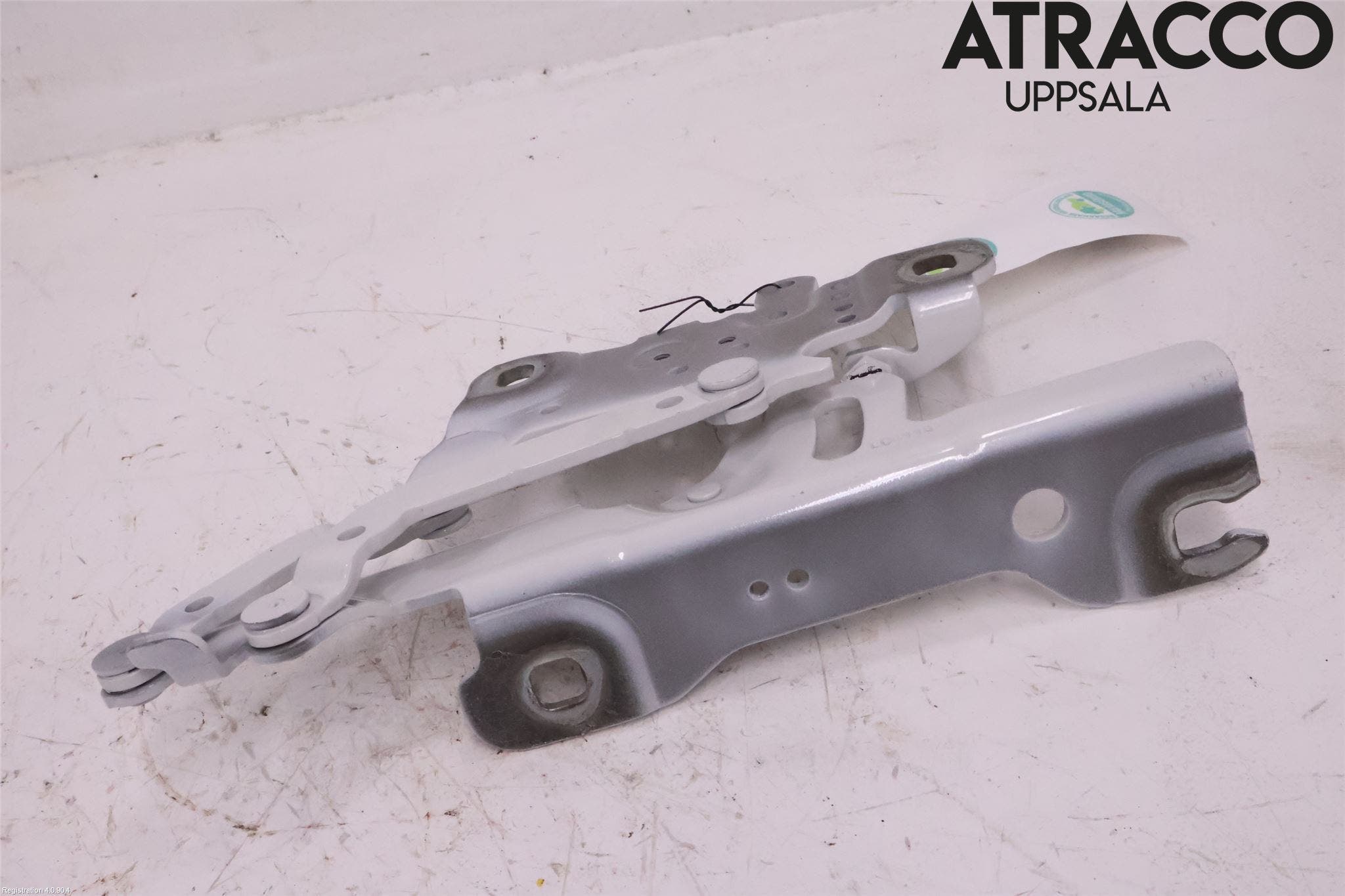 BMW 3 F30/F31/F80 12-19 Huvgångjärn