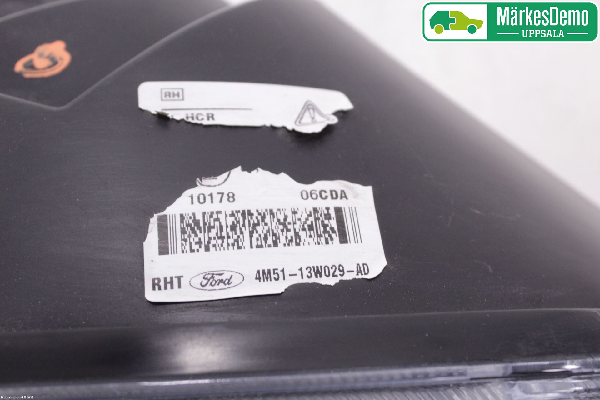 Ford FOCUS     04-07 Strålkastare Höger