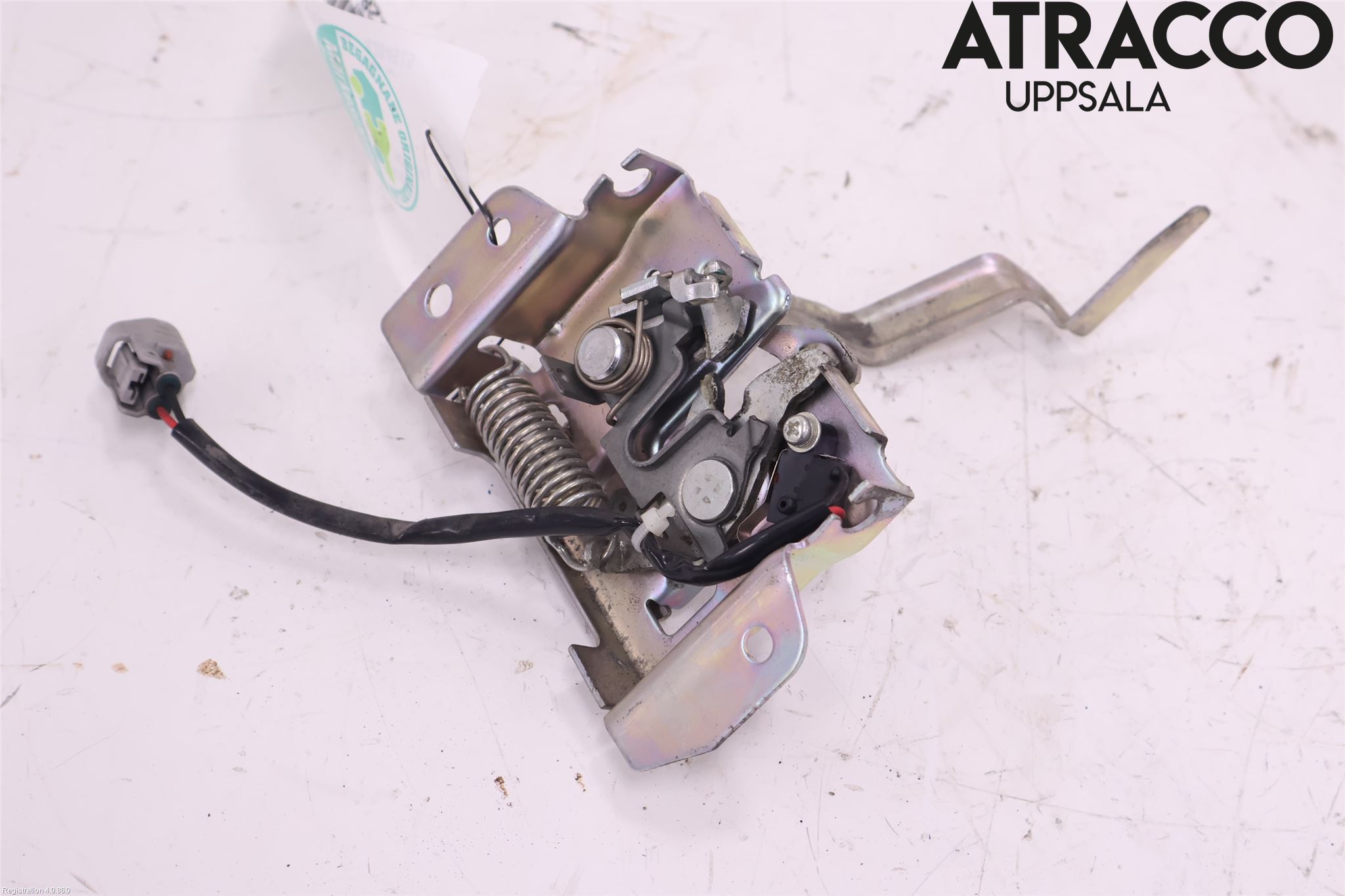 Mitsubishi ECLIPS CROSS Huv Spärr