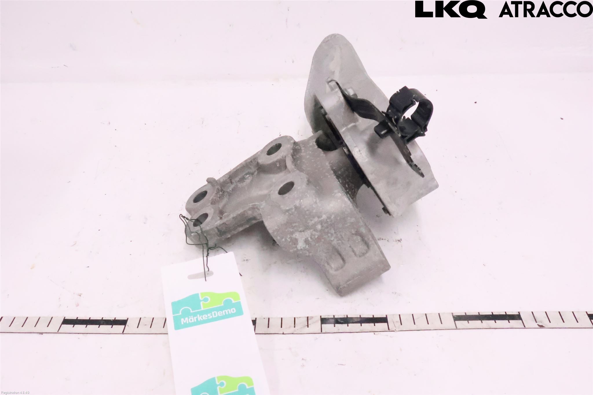 Toyota bZ4X EA10 22- Motorfäste