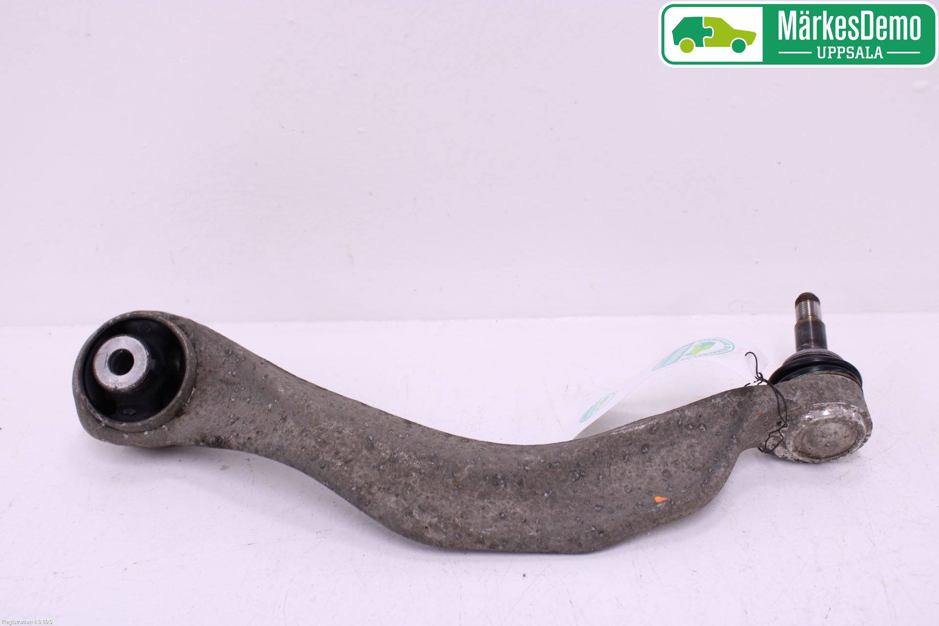 BMW 5 F10/F11/F18 09-17 Bärarm Fram Undre Vä