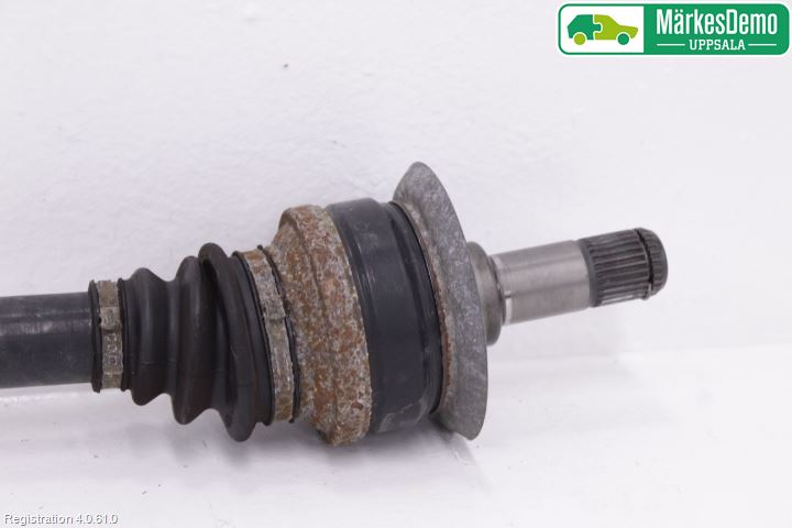 BMW X4 F26 14-18 Drivaxel Bak Höger