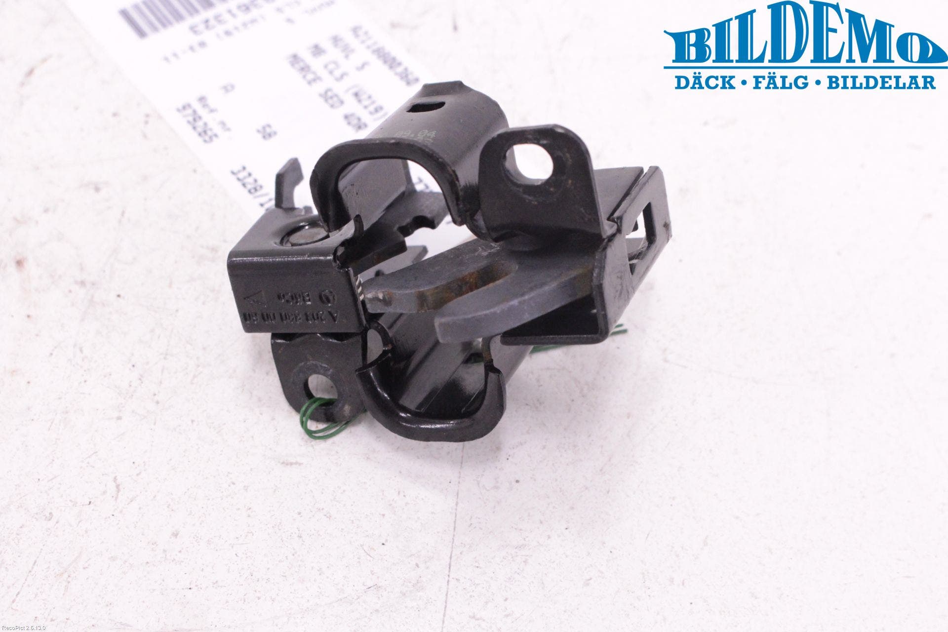 Mercedes-Benz MB CLS (C219) 03-11 Huvlås