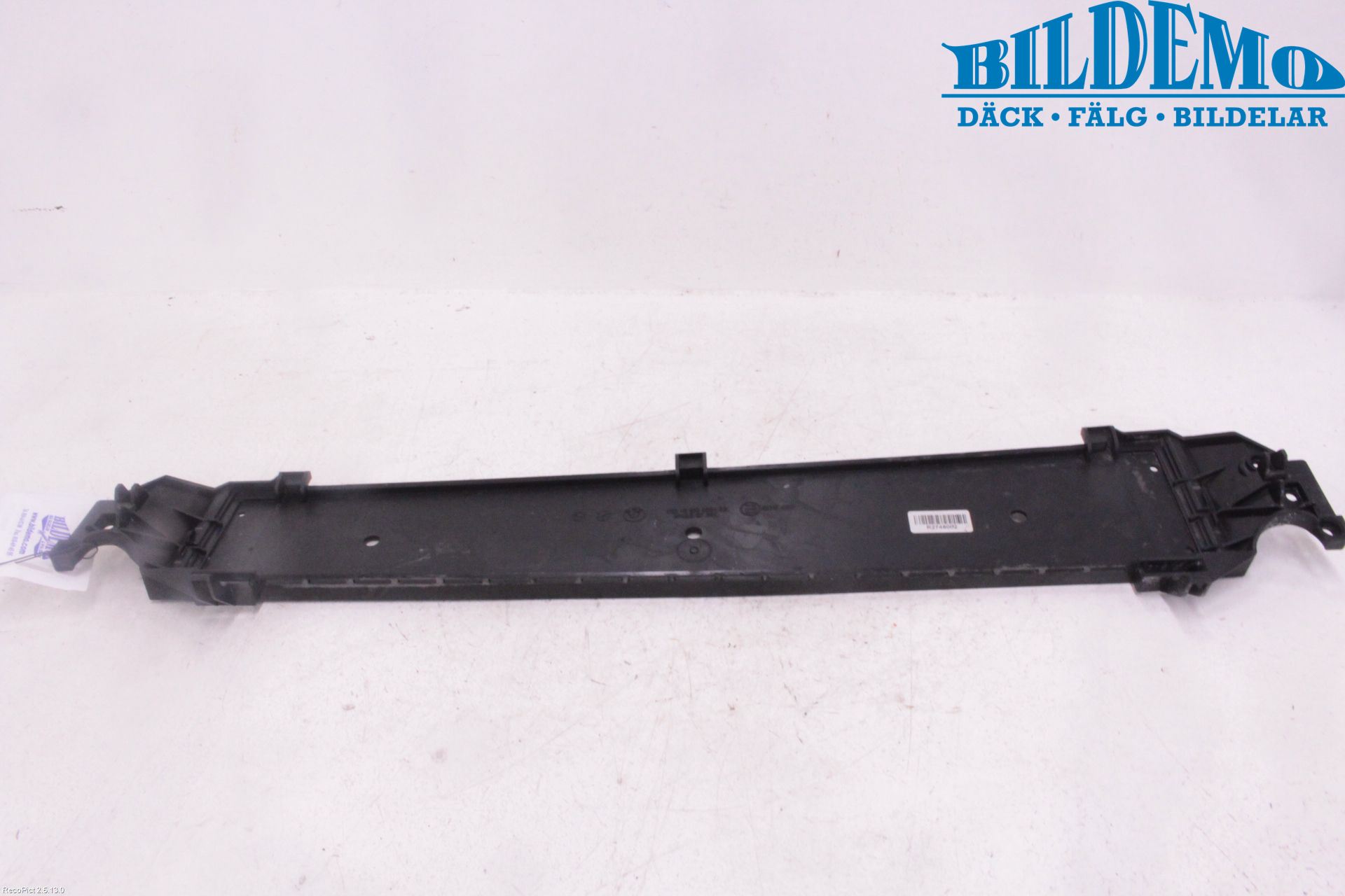BMW 5 F10/F11/F18 09-17 Kylarfäste-Ram-Balk
