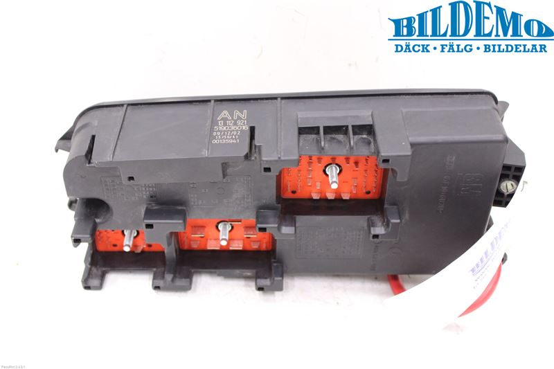 Opel VECTRA C 02-05 Säkringsdosa-Elcentral