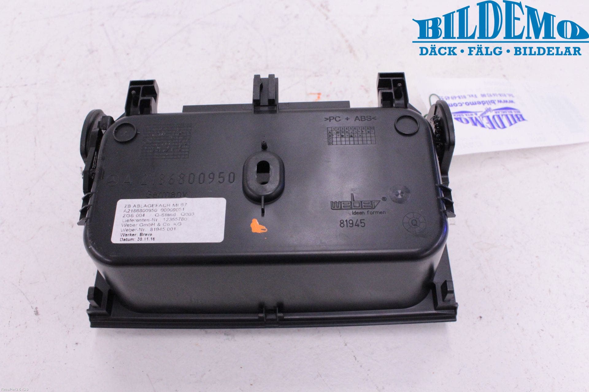 Mercedes-Benz MB CLS (C218/X218) 11-17 Instrumentbräda Förvaringsfack