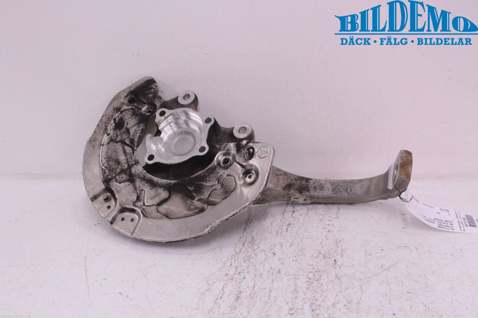 Mercedes-Benz MB E-KLASS (W213) 16-23 Styrspindel Lagerhus Hö