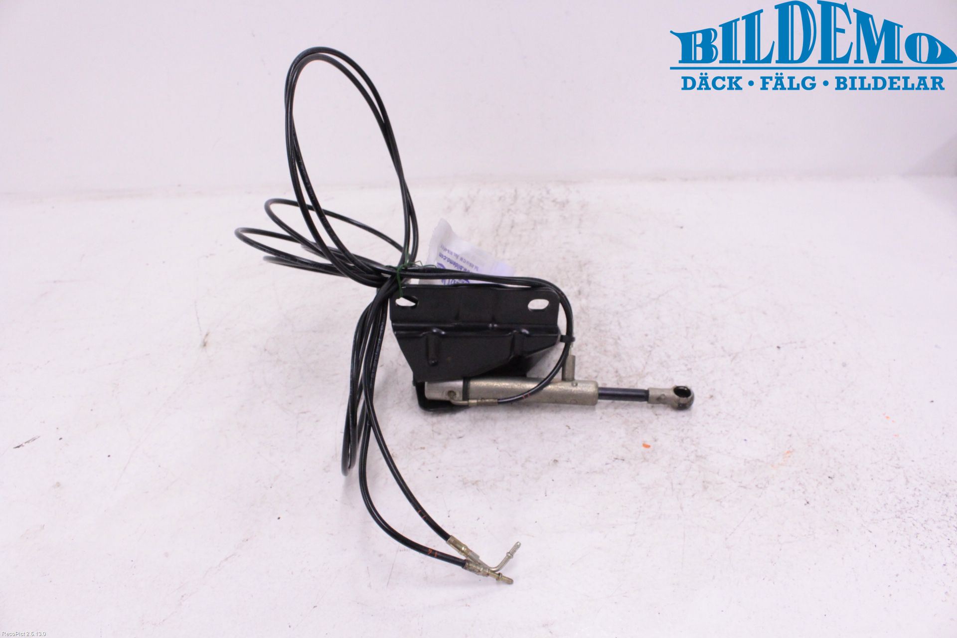 BMW 3 E46      98-05 Gasfjäder Baklucka