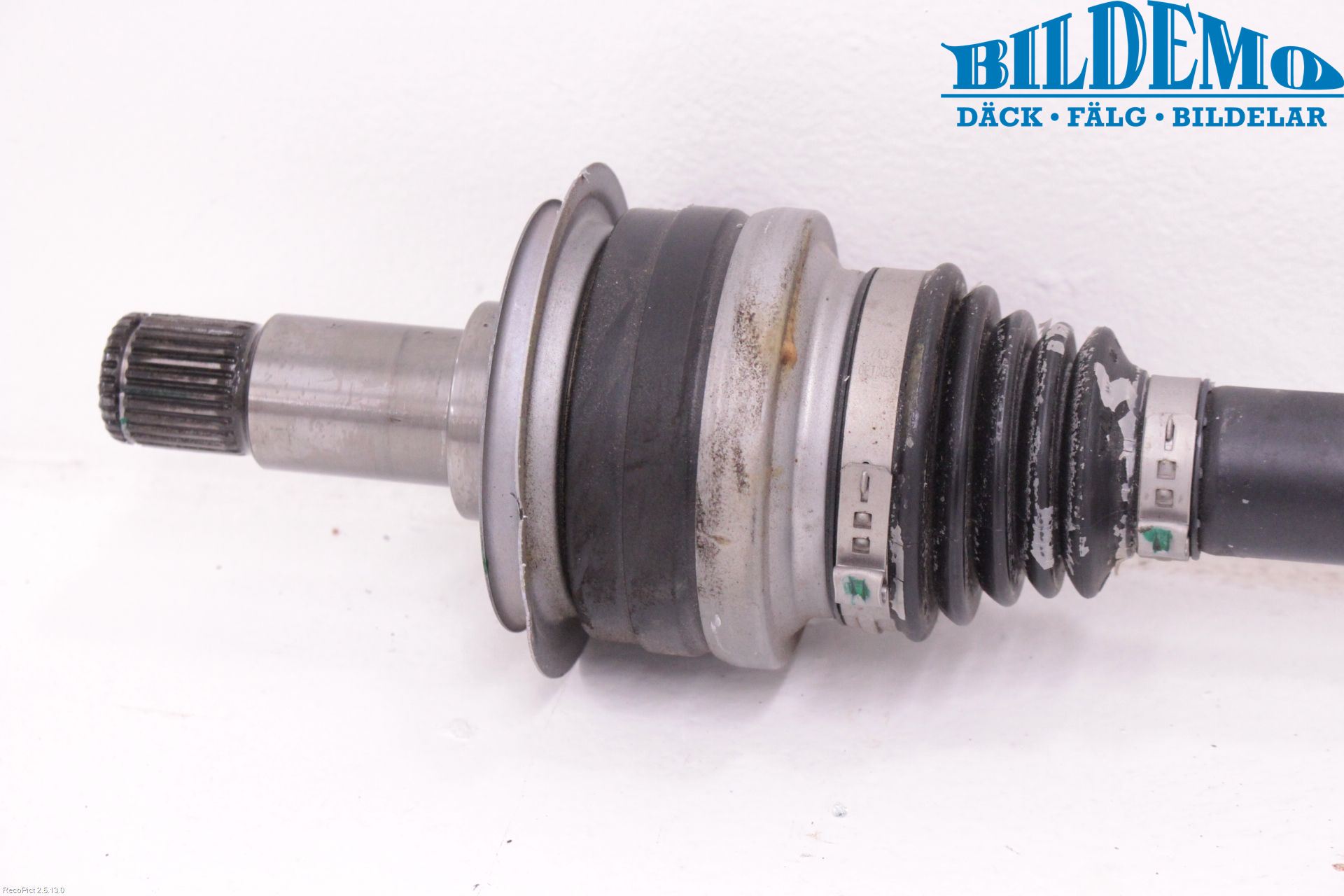 Mercedes-Benz MB C-KLASS (W205) 14-21 Drivaxel Bak Vänster