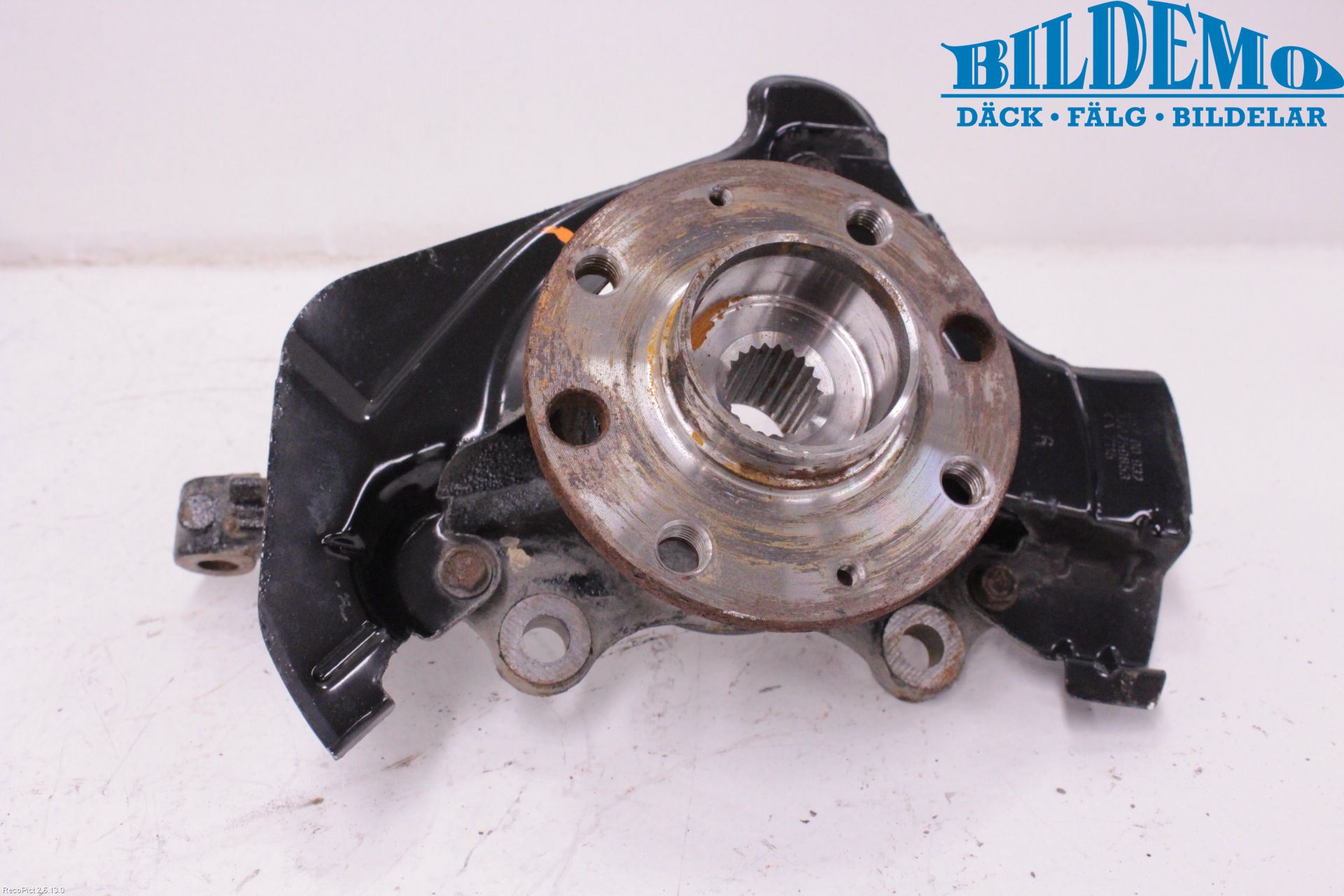 Opel CORSA E 15-19 Styrspindel Lagerhus Vä