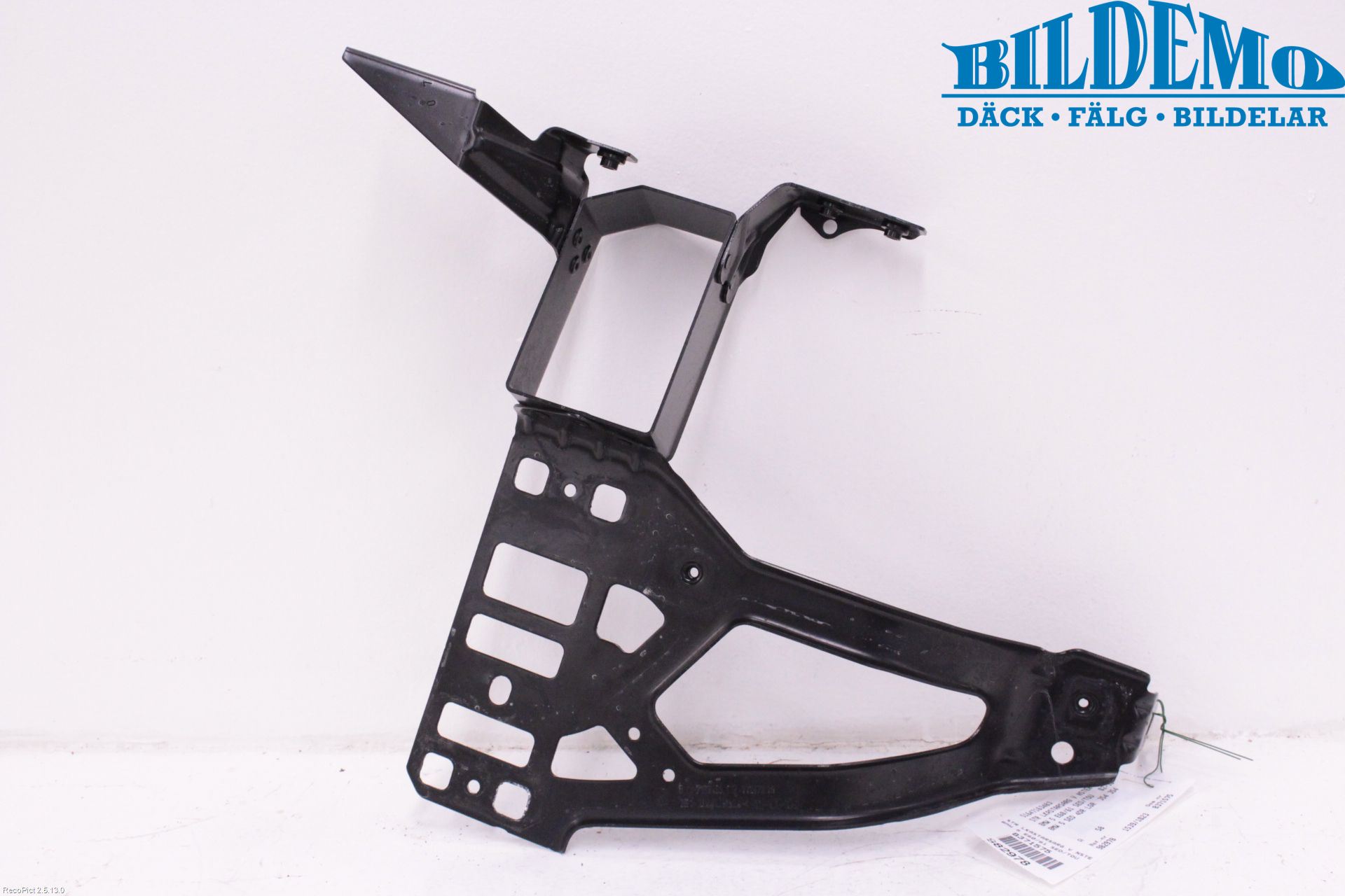 BMW 5 E60/61 Sed/Tou 02-10 Strålkastarsarg Vänster