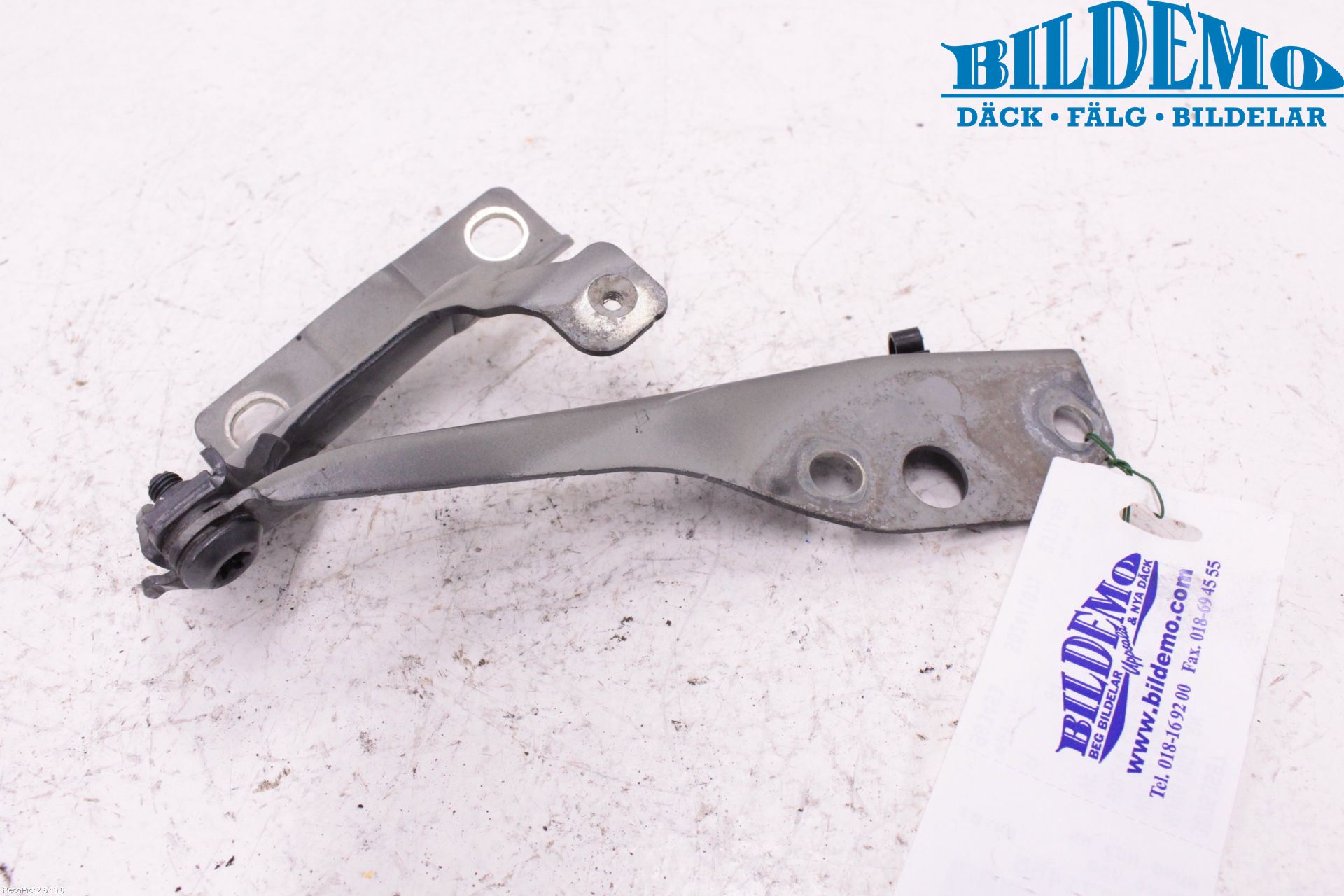 Volvo V50 04-07 Huvgångjärn