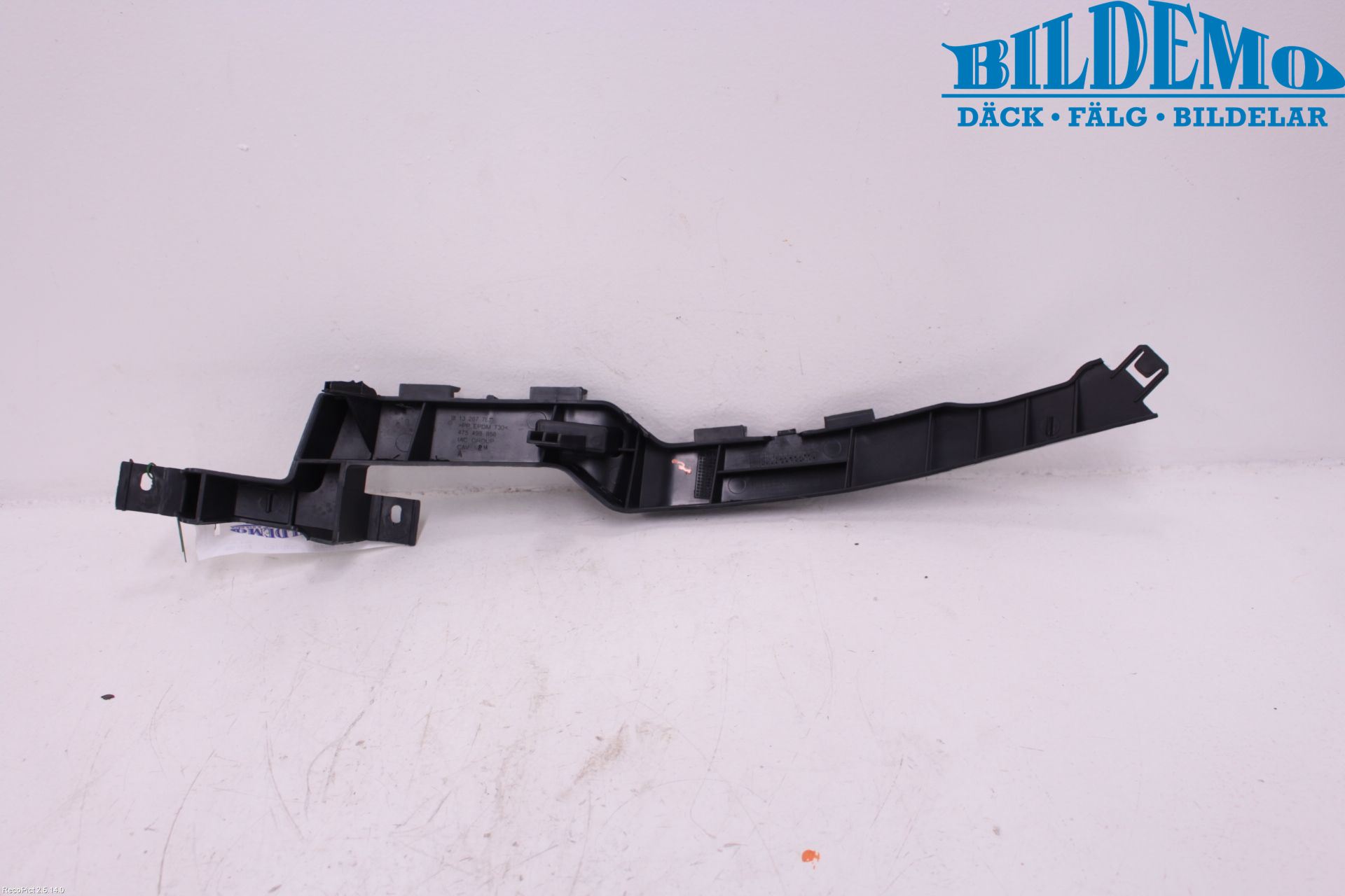 Opel MERIVA B 10-17 Strålkastarsarg Höger