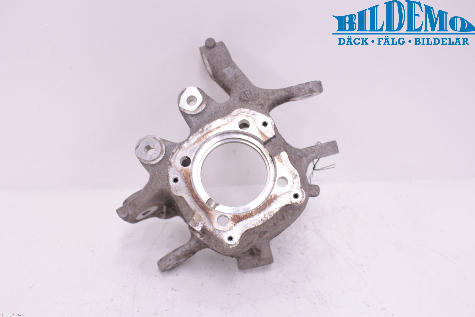 BMW 5 F10/F11/F18 09-17 Hjullagerhus-Spindel Vä B