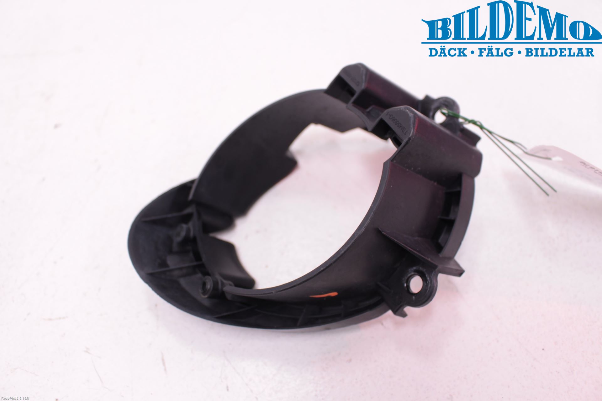 Toyota AVENSIS 09-15 Dimljussarg Fram