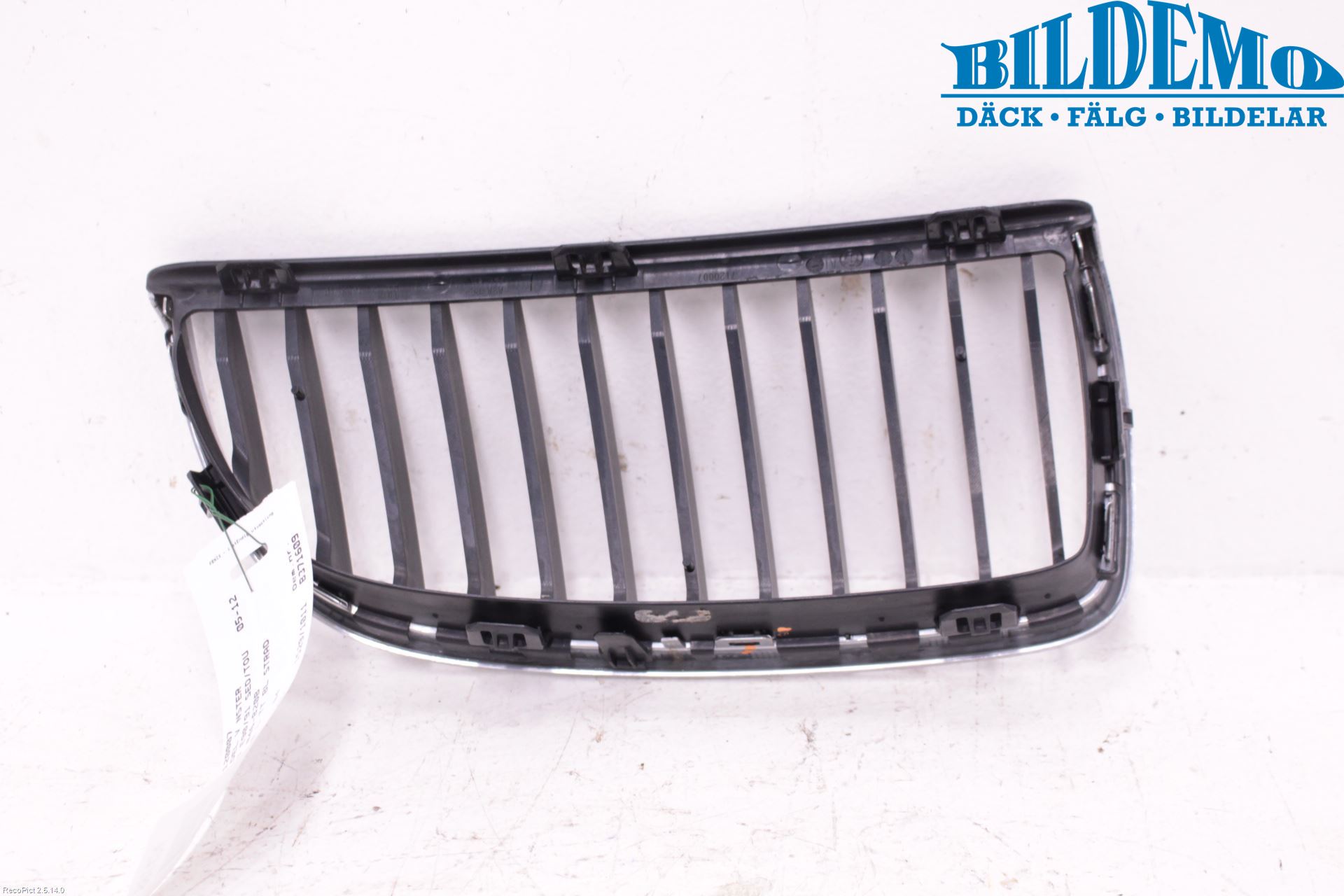BMW 3 E90/91 SED/TOU 05-12 Grilldel Vänster