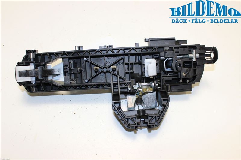 Mercedes-Benz MB C-KLASS (W204) 07-15 Dörrhandtag Yttre Hö