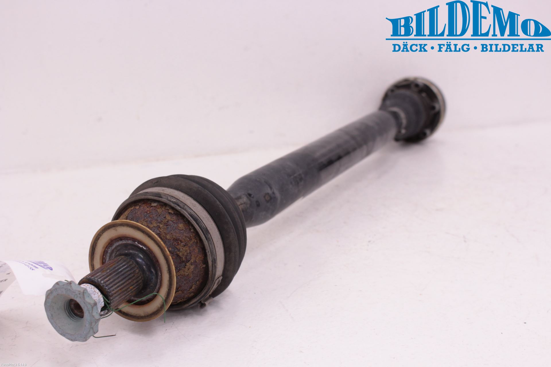 Volkswagen VW POLO 10-17 Drivaxel Fram Höger