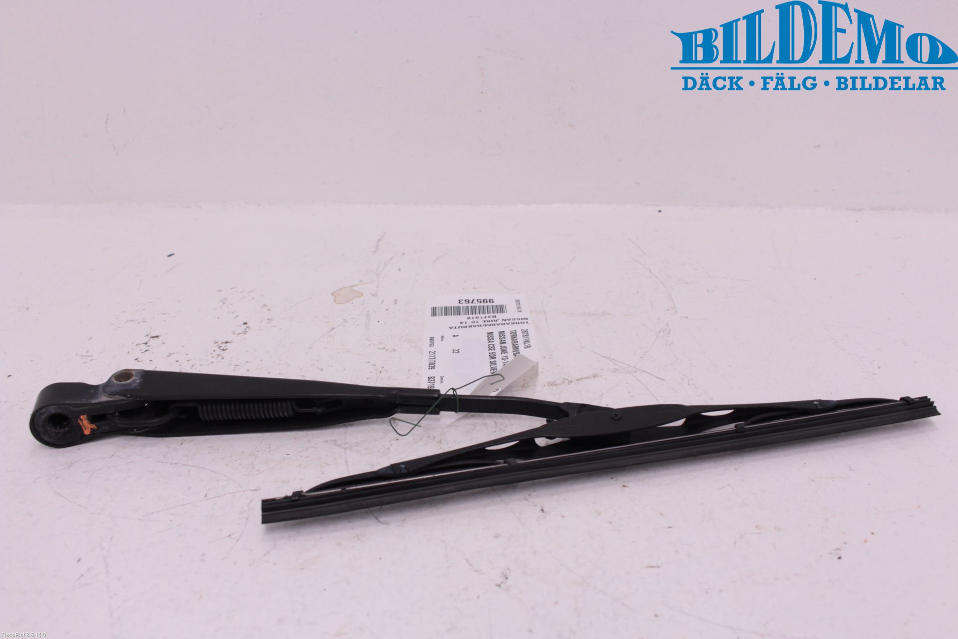 Nissan JUKE 10-14 Torkararm-Bakruta