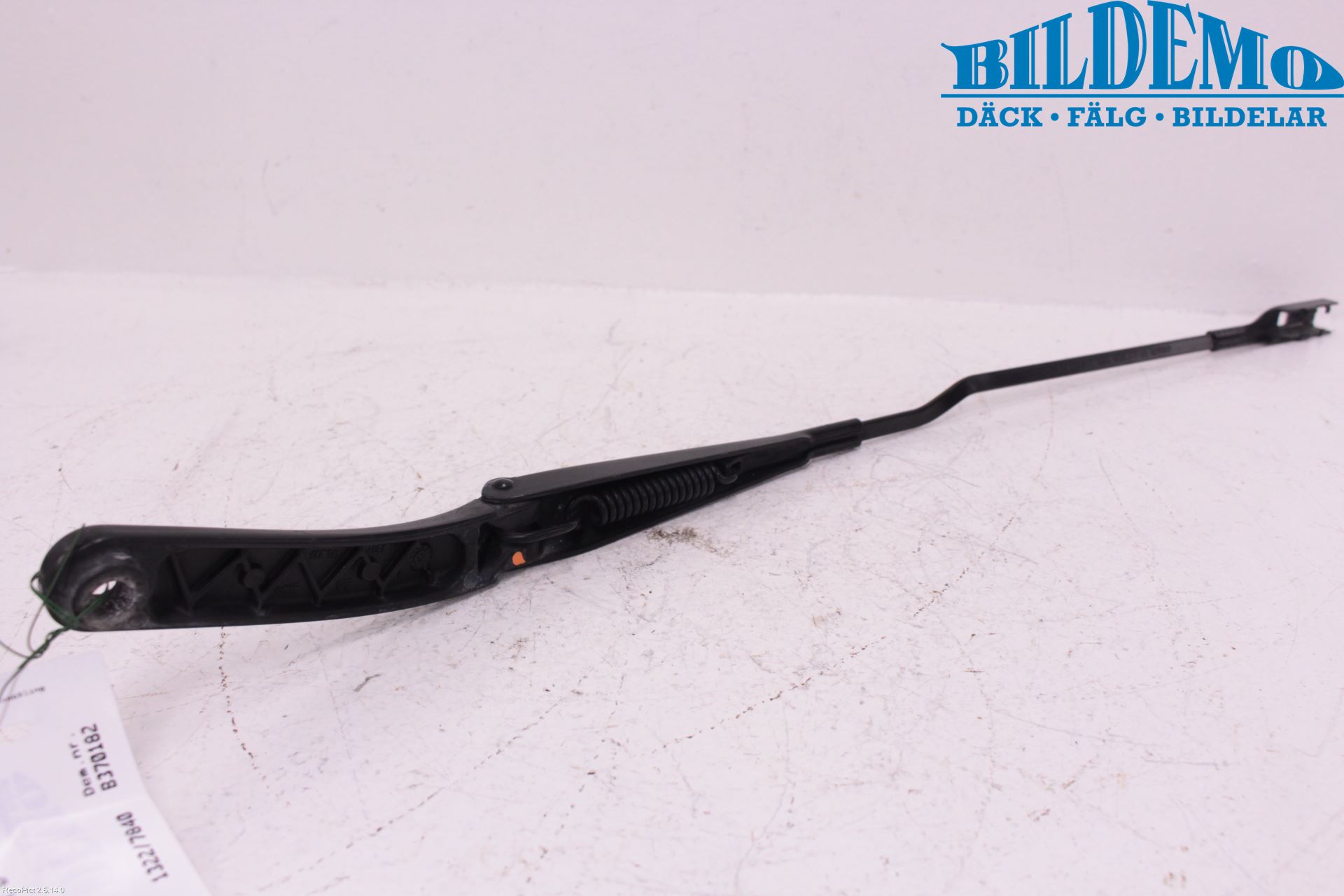 Audi A4/S4 08-11 Torkararm Armar Vindruta