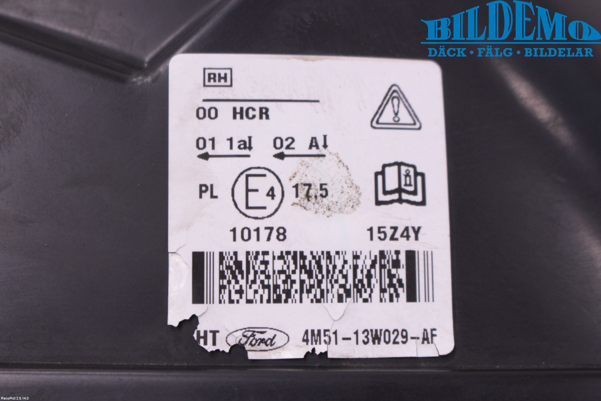 Ford FOCUS     04-07 Strålkastare Höger